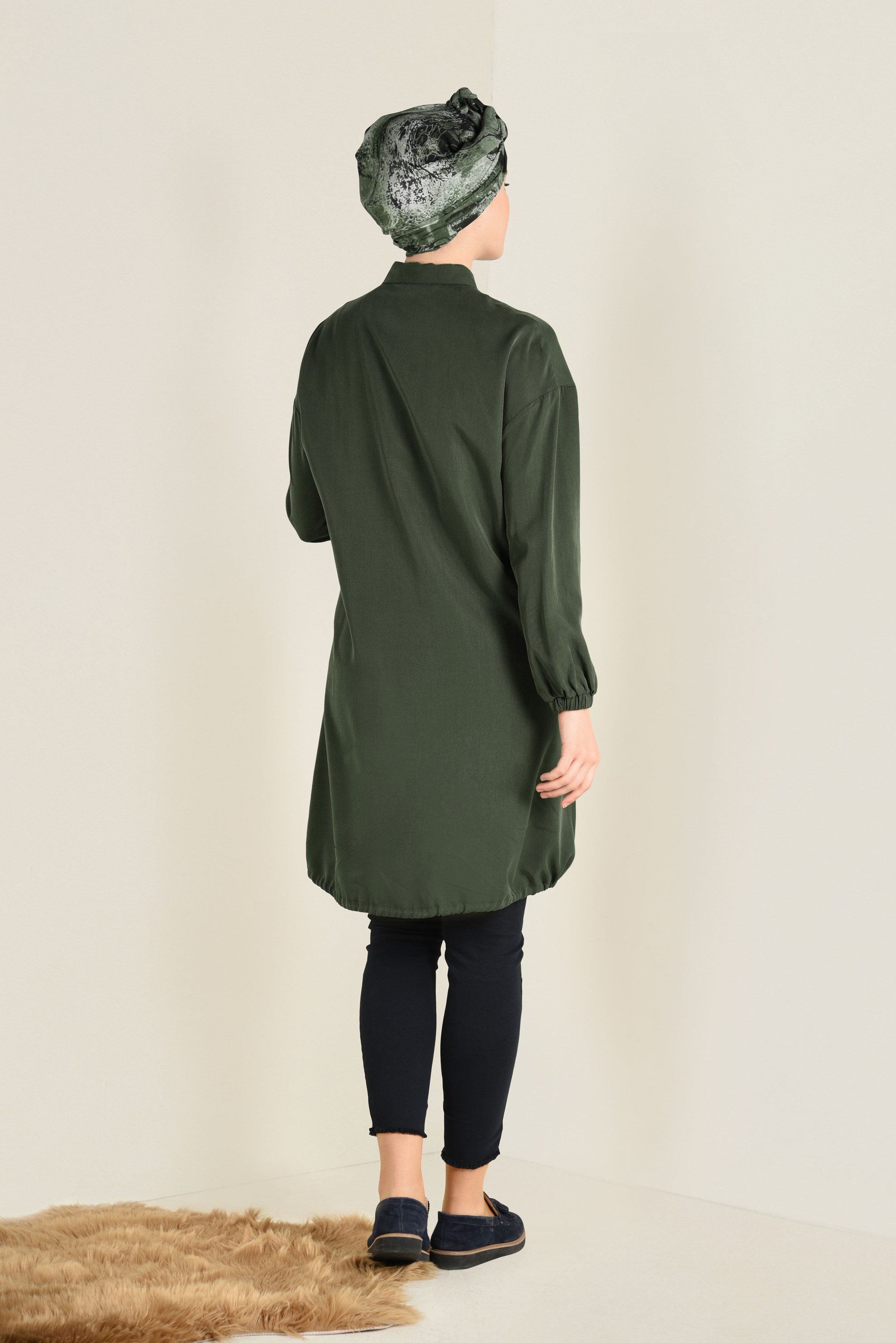 Tesettür giyim HAKİ ETEK UCU BÜZGÜLÜ BİLEKLERİ LASTİKLİ TUNİK 4704 