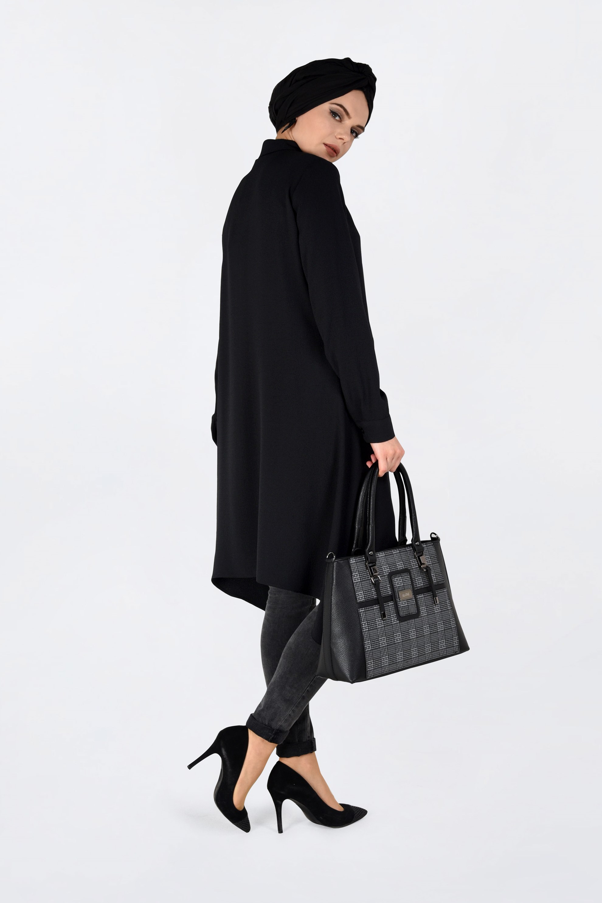Tesettür giyim SİYAH ASİMETRİK KESİM PİLE DETAYLI TUNİK 4706