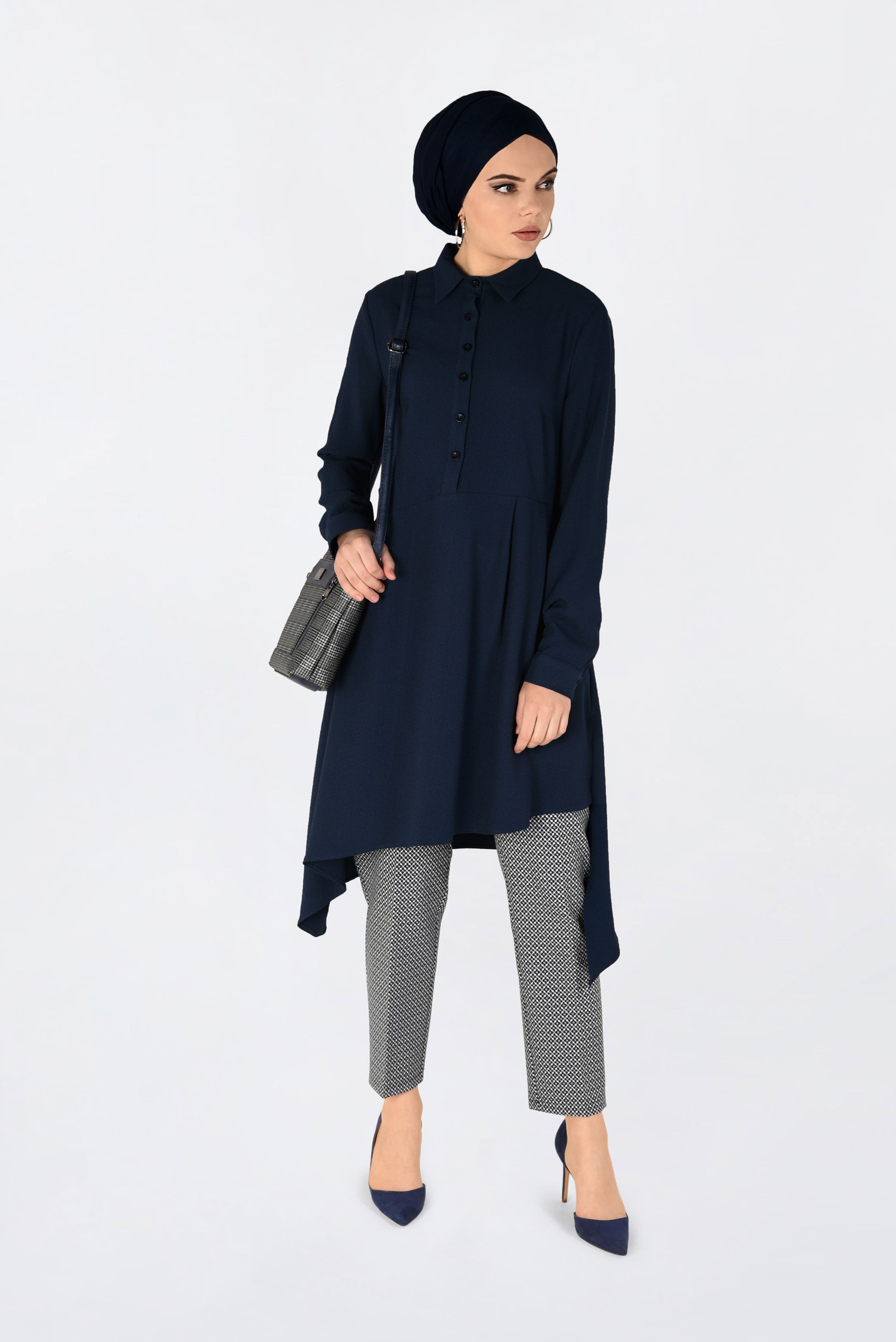 Tesettür giyim LACİVERT ASİMETRİK KESİM PİLE DETAYLI TUNİK 4706