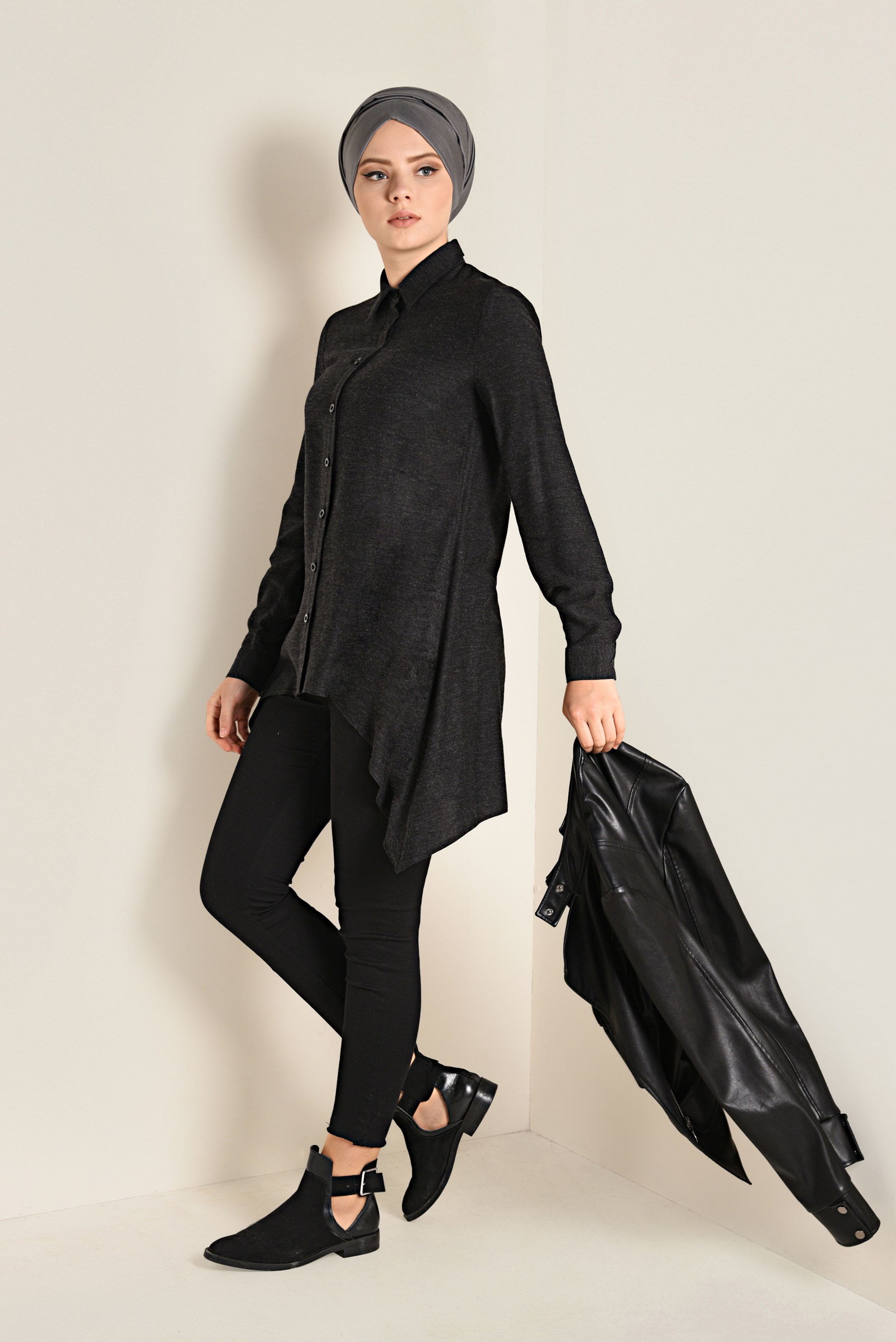 Tesettür giyim SİYAH ASİMETRİK KESİM TUNİK 4711