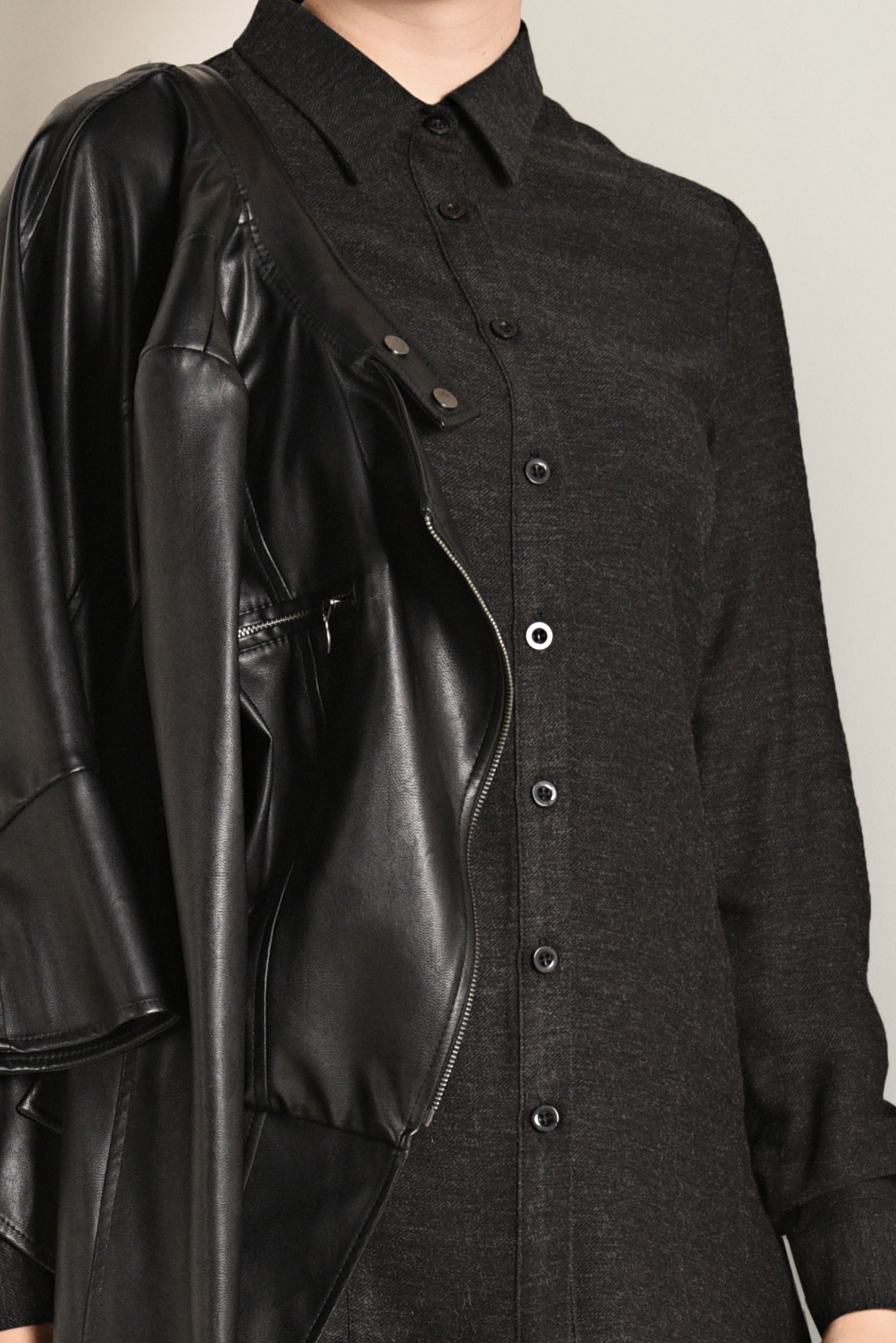 Tesettür giyim SİYAH ASİMETRİK KESİM TUNİK 4711