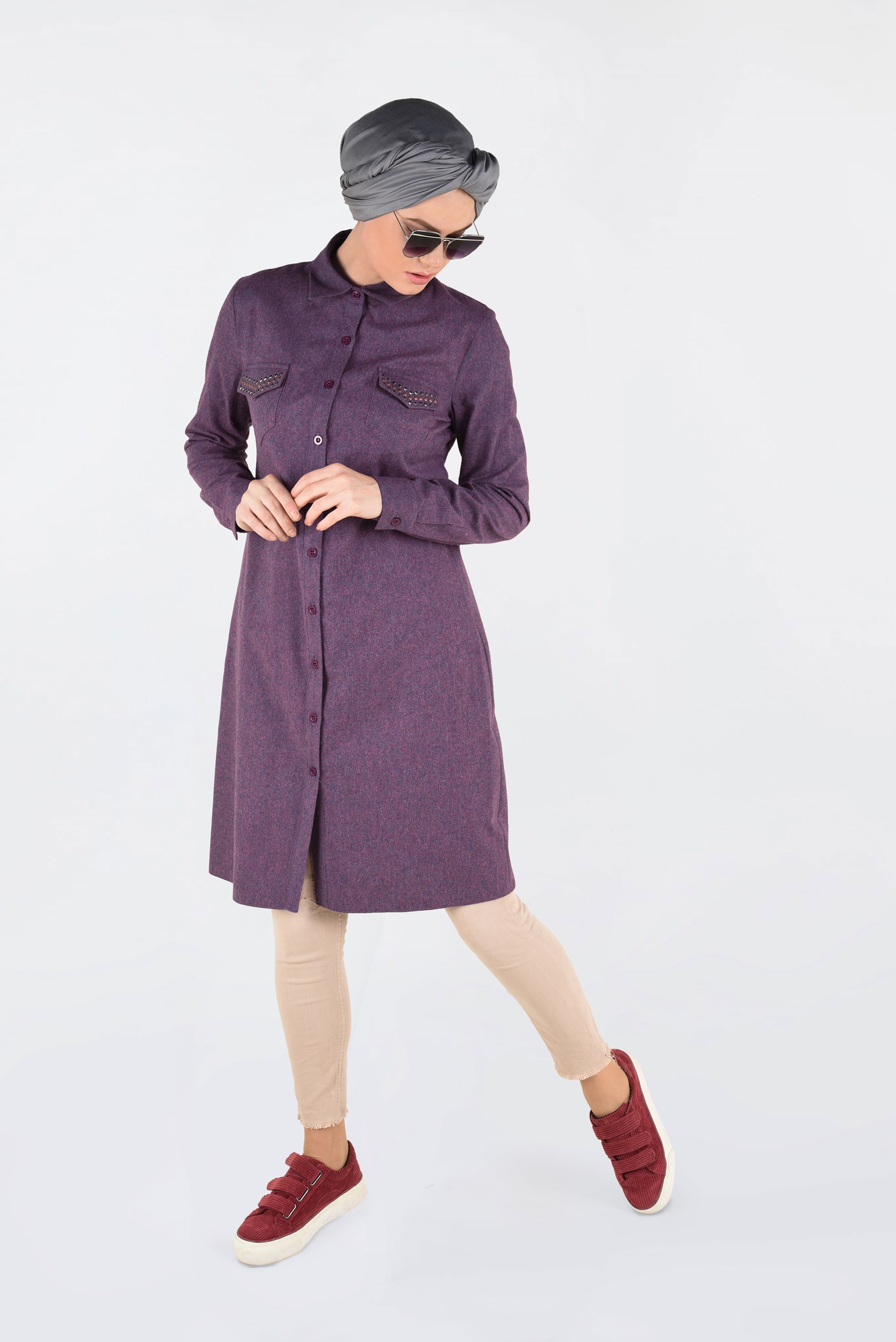 Tesettür giyim LACİVERT ZIMBA DETAYLI ÖNDEN DÜĞMELİ TUNİK 4713