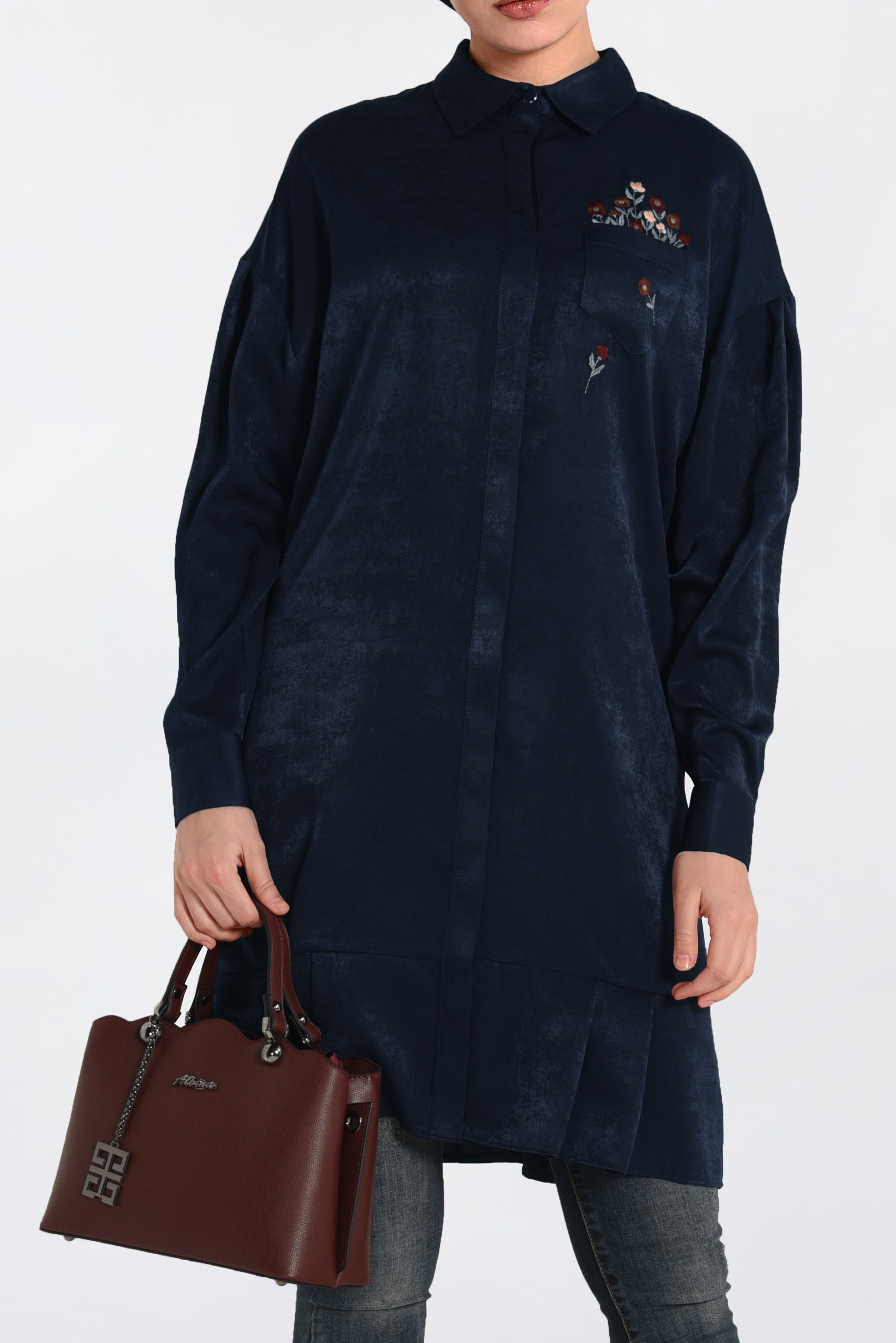 Tesettür giyim LACİVERT ÖNÜ NAKIŞ DETAYLI ETEK UCU FIRFIRLI TUNİK 4721 