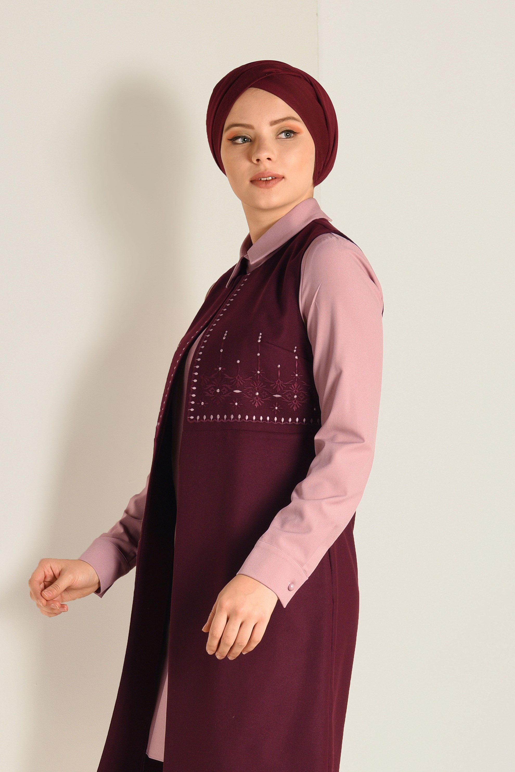 Tesettür giyim BORDO NAKIŞ DETAYLI TUNİK 4724 