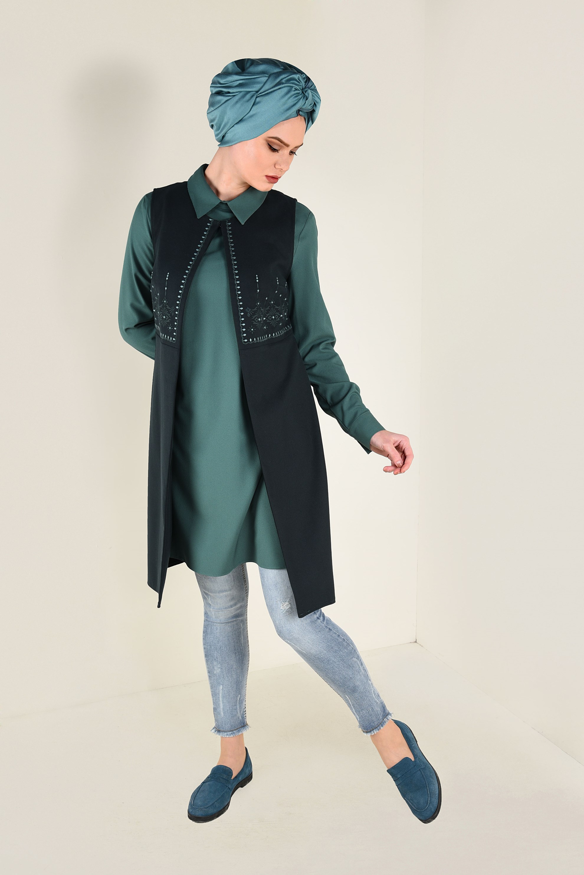 Tesettür giyim YEŞİL NAKIŞ DETAYLI TUNİK 4724 