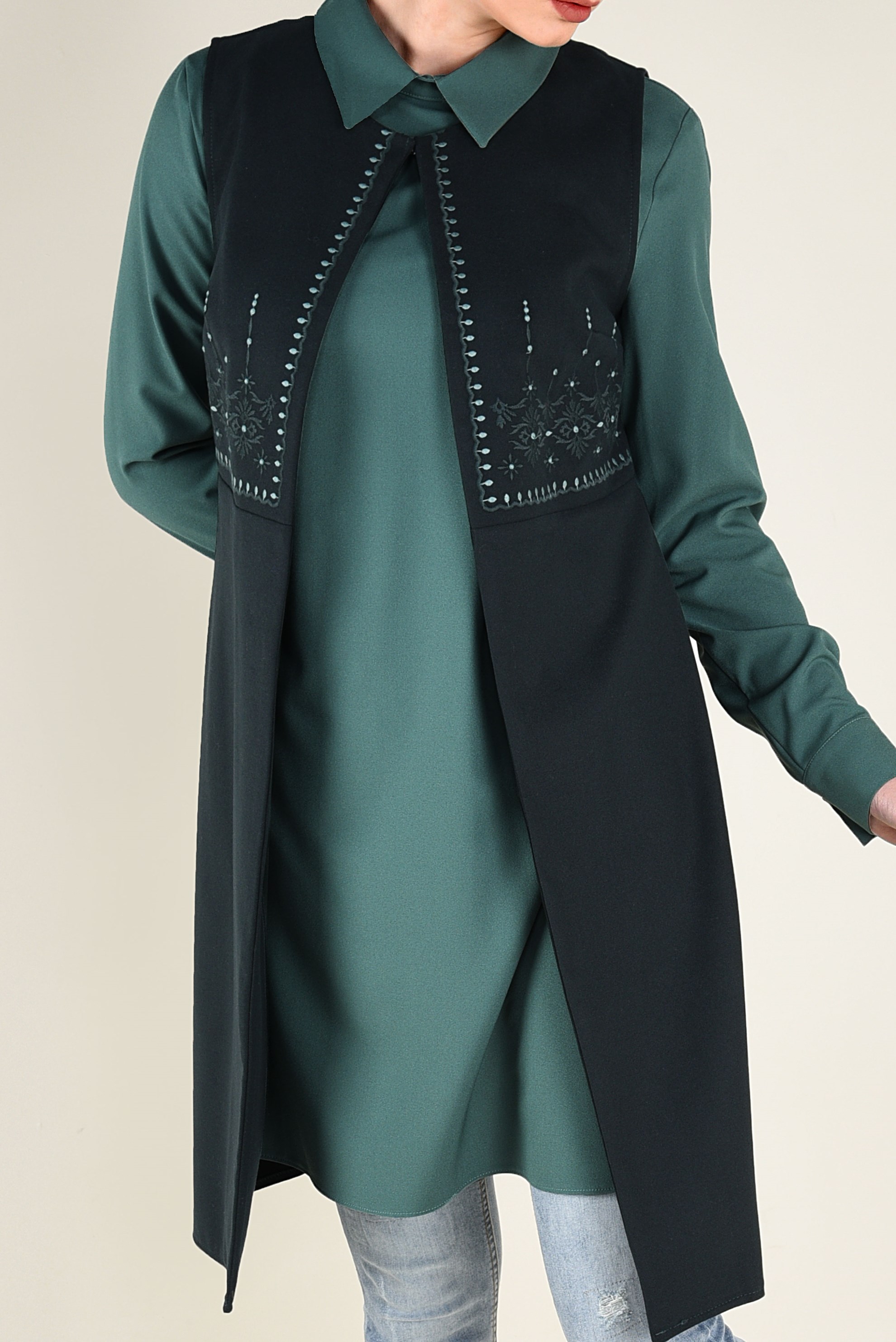 Tesettür giyim YEŞİL NAKIŞ DETAYLI TUNİK 4724 