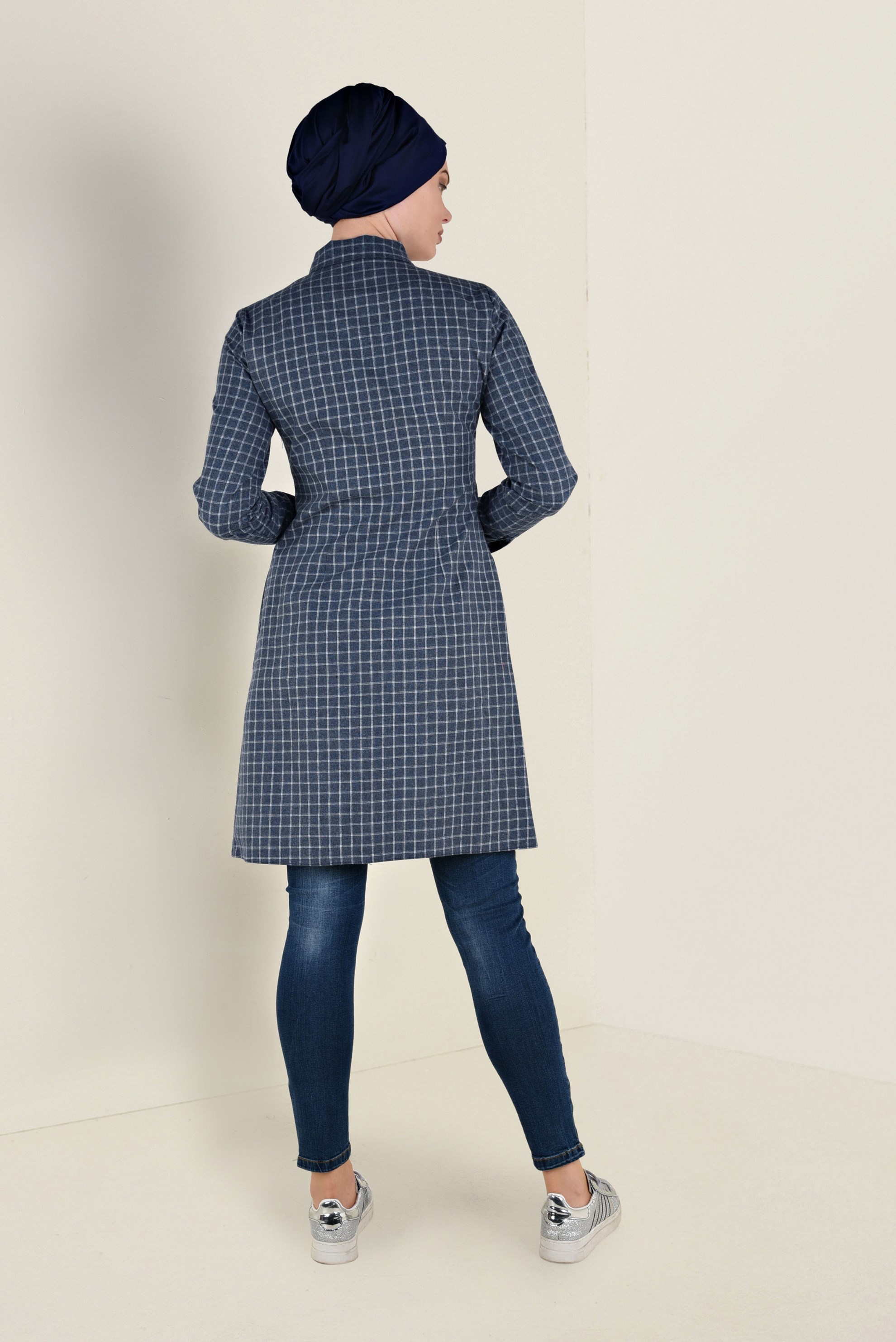 Tesettür giyim LACİVERT GİZLİ DÜĞMELİ NAKIŞLI TUNİK 4732 