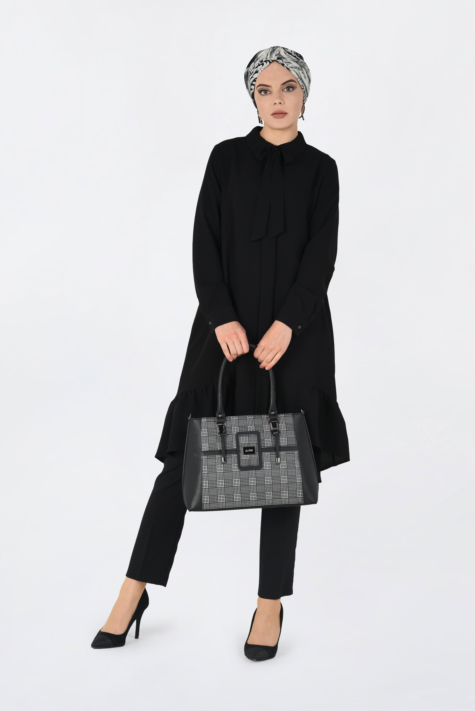 Tesettür giyim SİYAH ETEK UCU VOLANLI TUNİK 4733