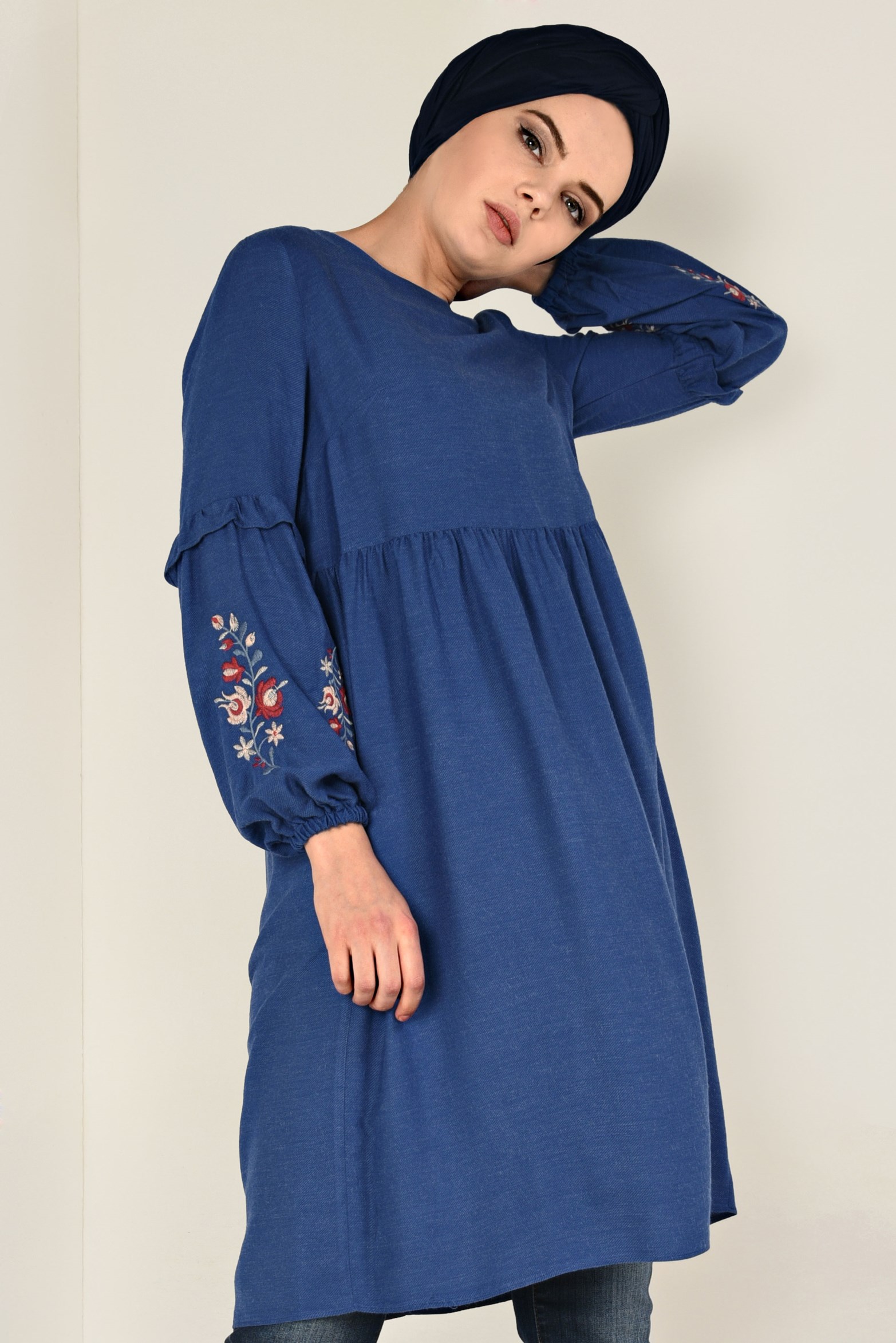 Tesettür giyim LACİVERT KOLLARI NAKIŞLI TUNİK 4734