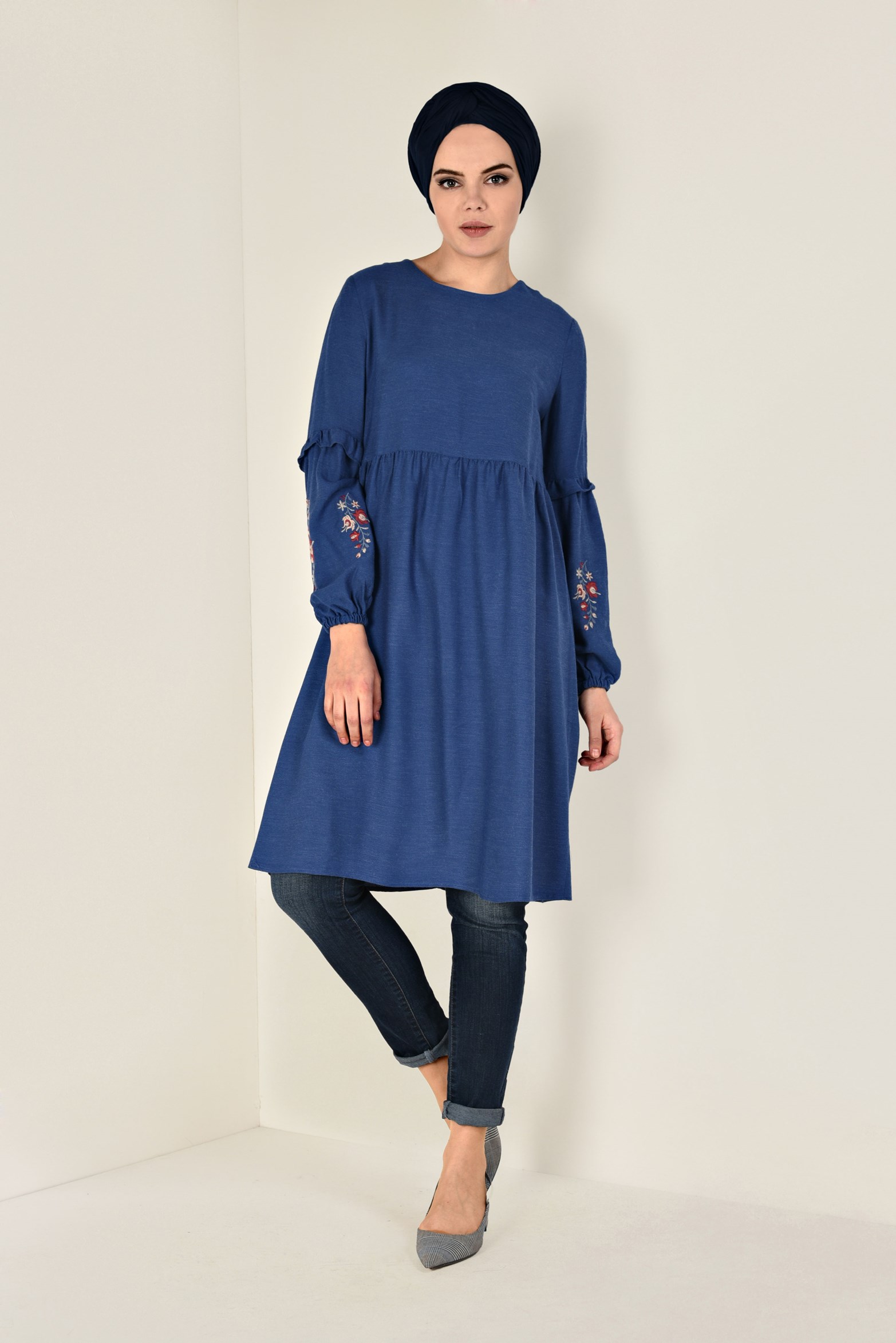Tesettür giyim LACİVERT KOLLARI NAKIŞLI TUNİK 4734