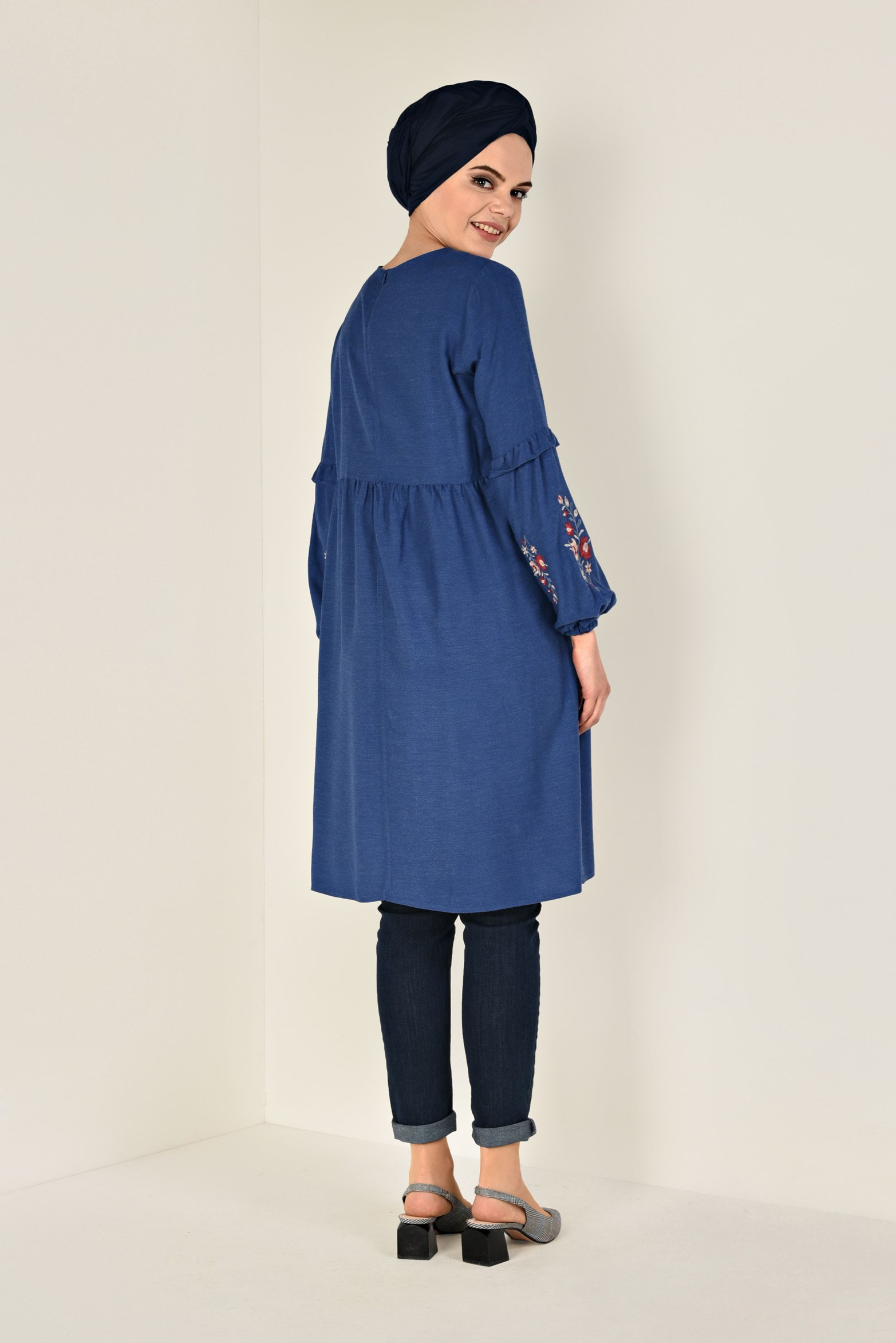 Tesettür giyim LACİVERT KOLLARI NAKIŞLI TUNİK 4734