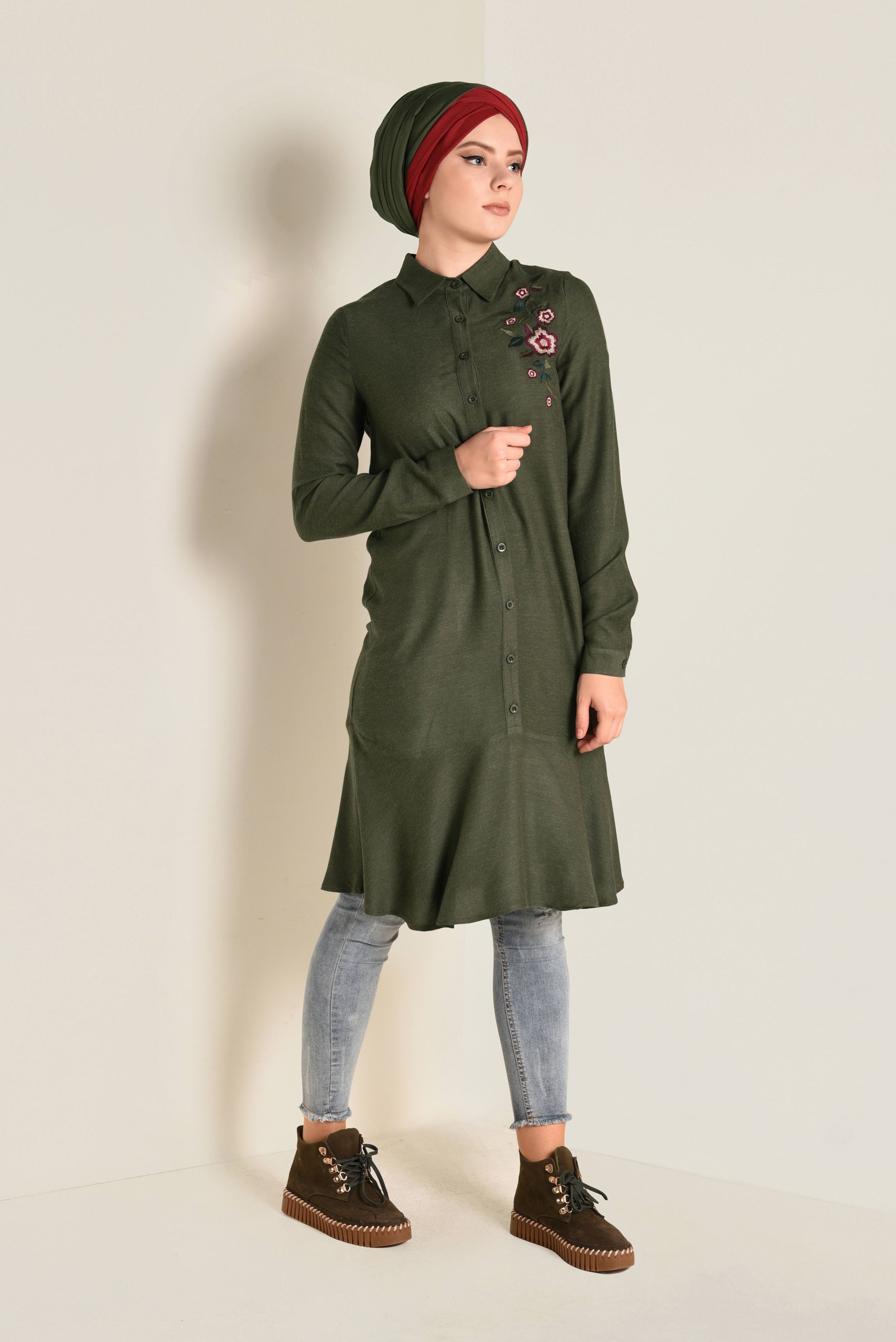 Tesettür giyim HAKİ İŞLEMELİ DÜĞMELİ TUNİK 4737