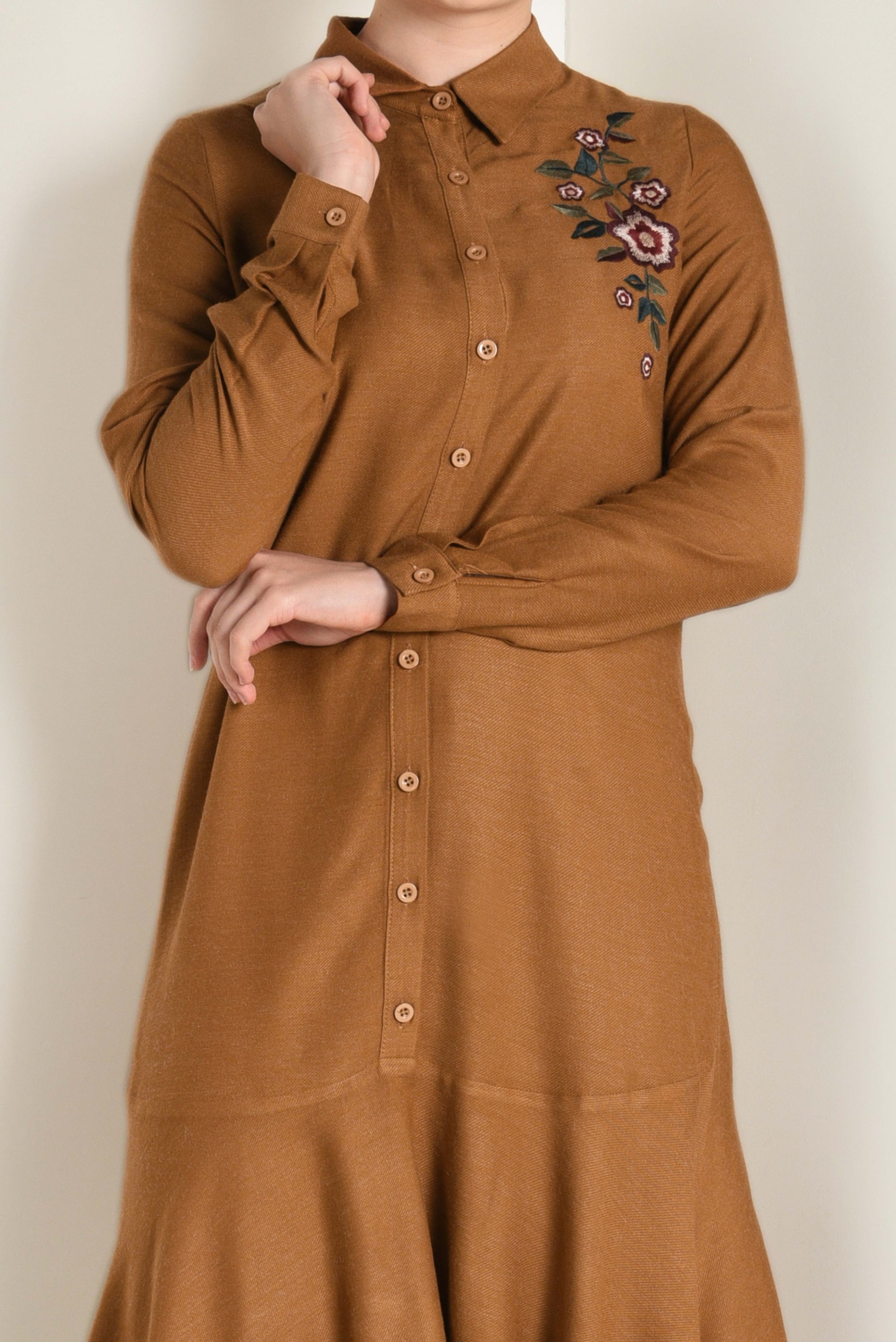 Tesettür giyim TABA İŞLEMELİ DÜĞMELİ TUNİK 4737