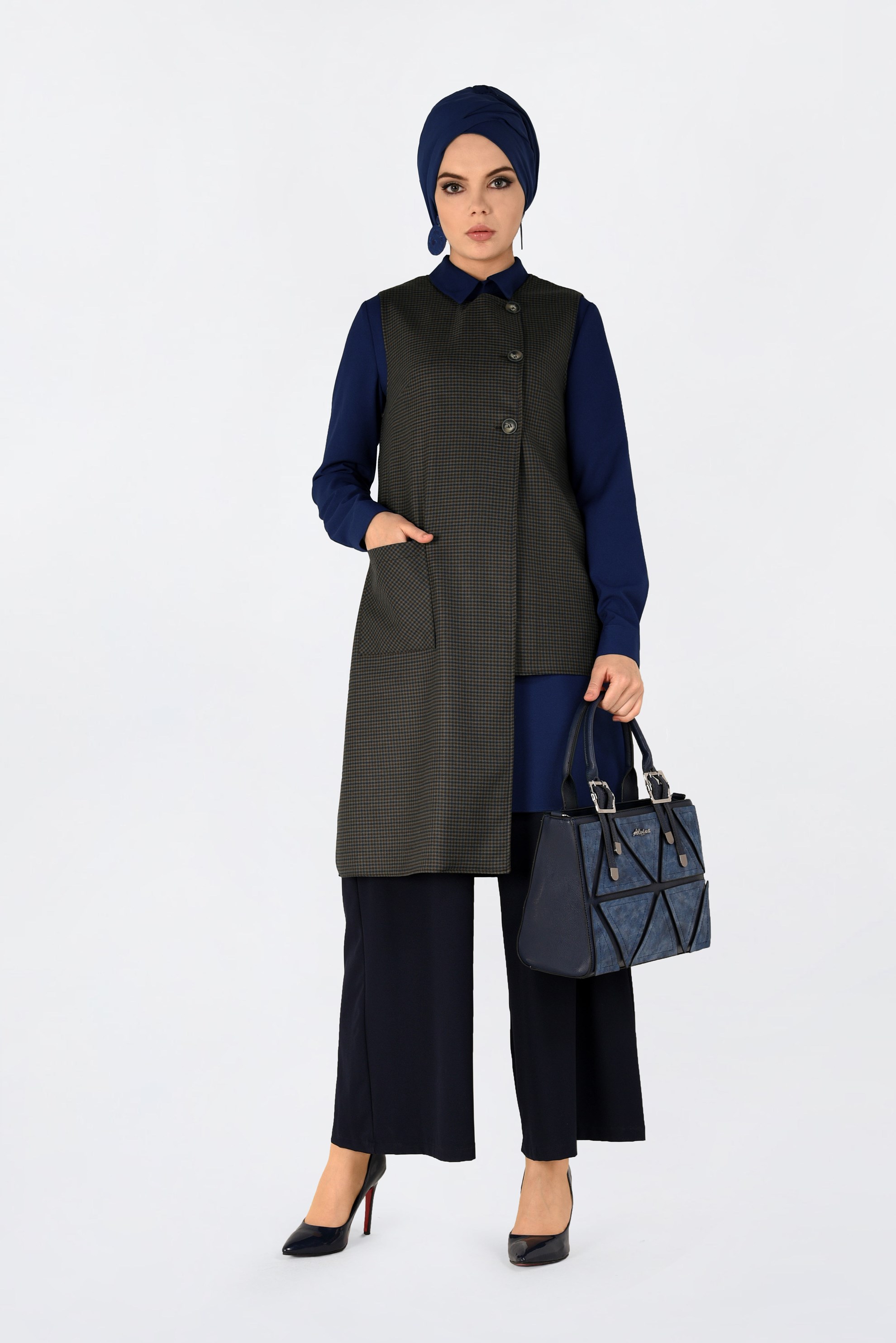 Tesettür giyim LACİVERT ASİMETRİK KESİM PÖTİKARE DESENLİ TUNİK 4756 