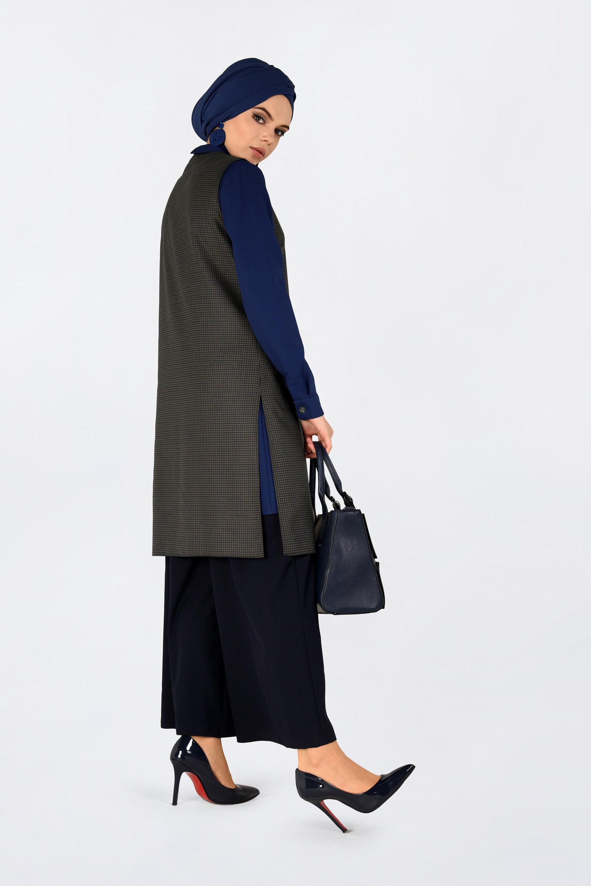 Tesettür giyim LACİVERT ASİMETRİK KESİM PÖTİKARE DESENLİ TUNİK 4756 