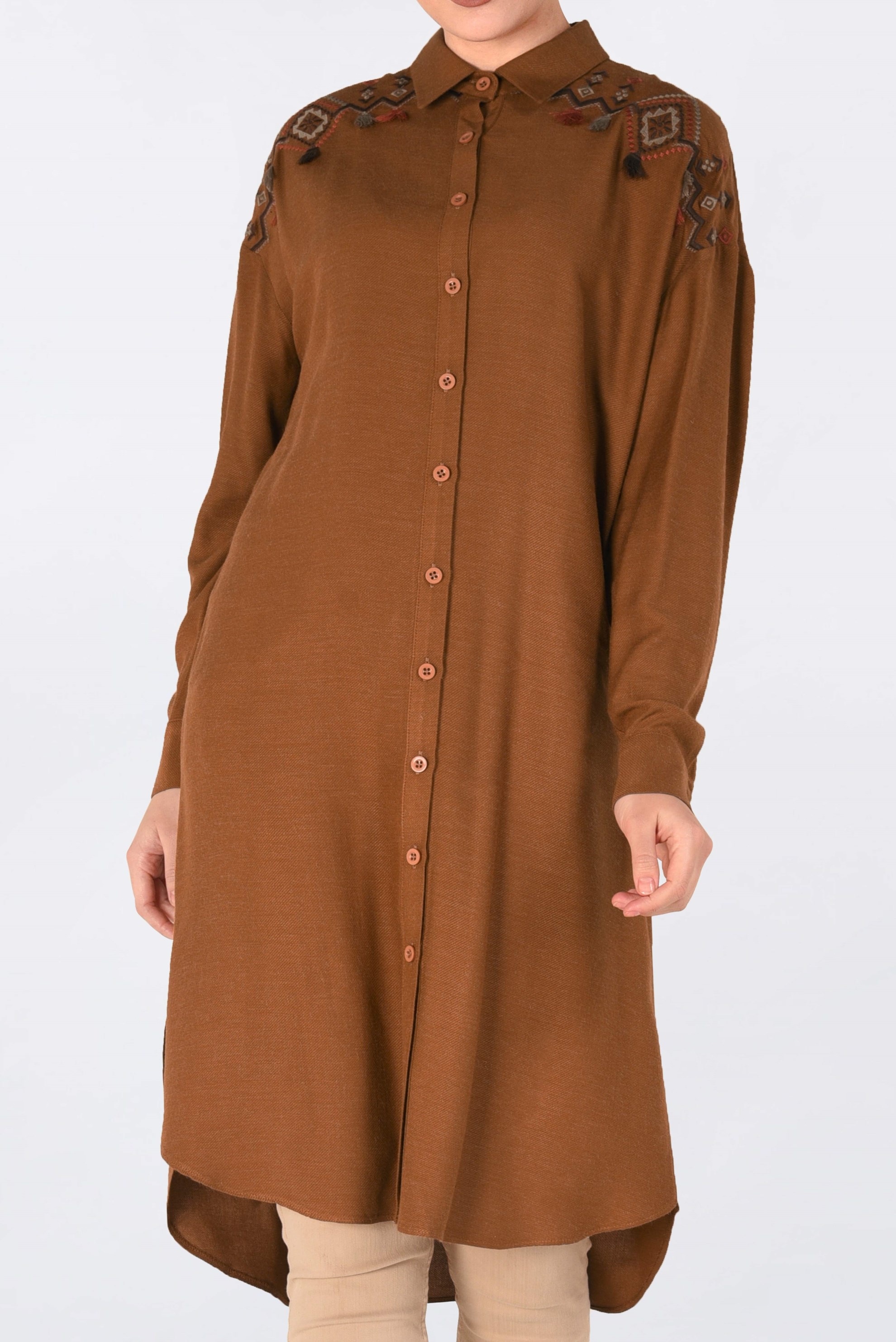 Tesettür giyim TABA OMUZLARI NAKIŞLI YANLARI YIRTMAÇLI TUNİK 4760 