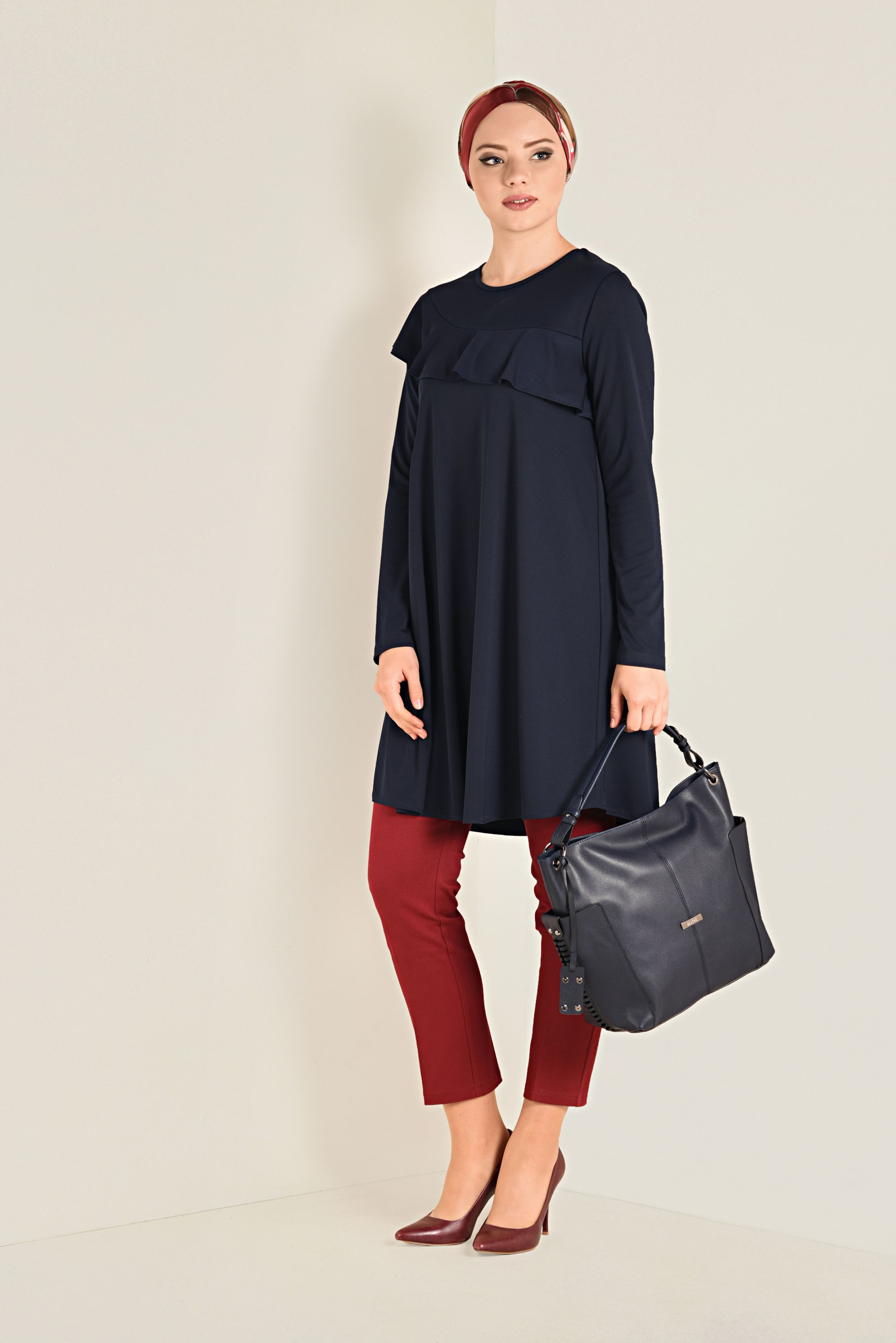 Tesettür giyim LACİVERT VOLANLI SALAŞ TUNİK 4770 