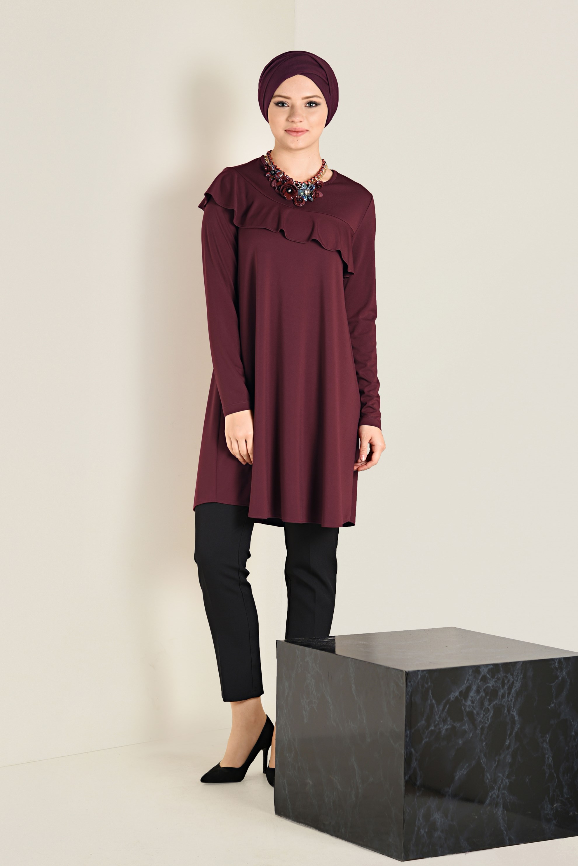 Tesettür giyim BORDO VOLANLI SALAŞ TUNİK 4770 