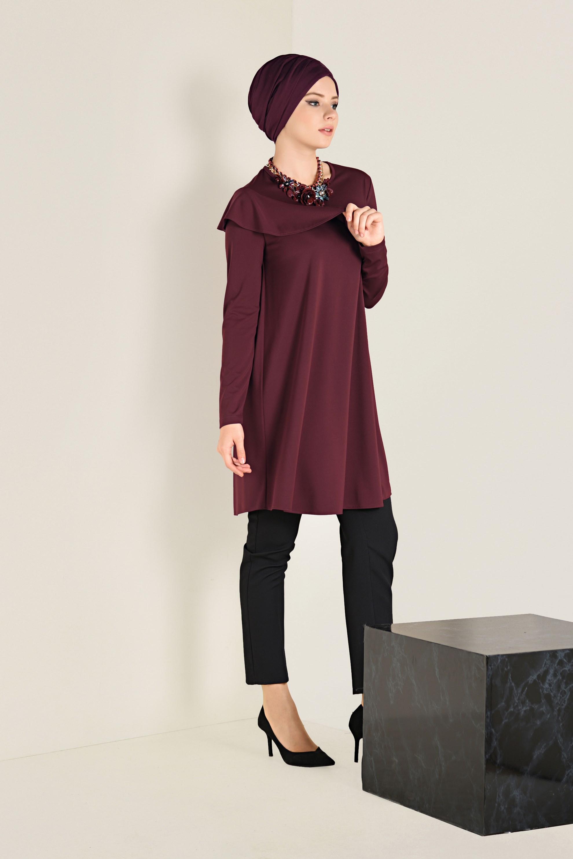 Tesettür giyim BORDO VOLANLI SALAŞ TUNİK 4770 