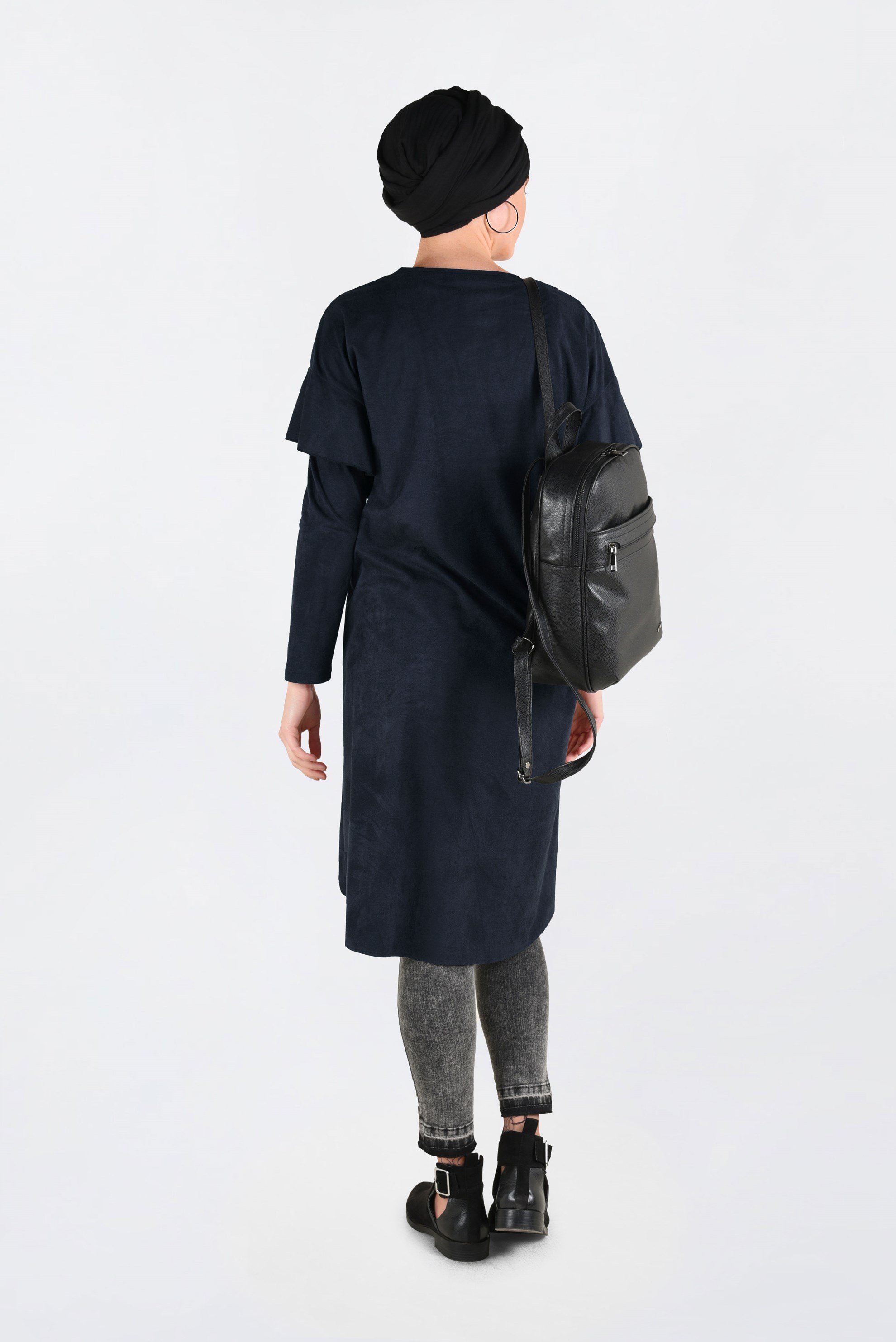 Tesettür giyim SİYAH OMUZLARI NAKIŞLI VOLANLI TUNİK 4777 