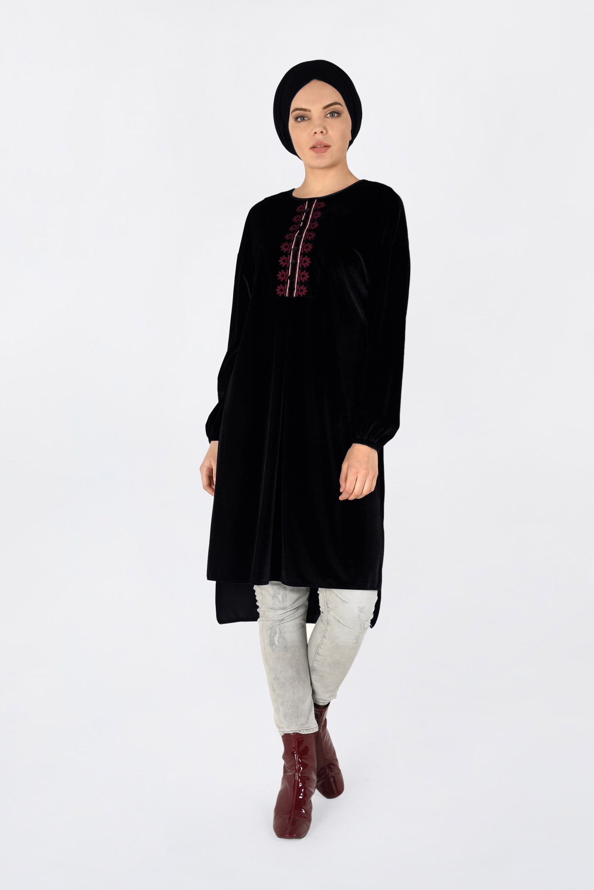 Tesettür giyim SİYAH NAKIŞLI KADİFE TUNİK 4794 