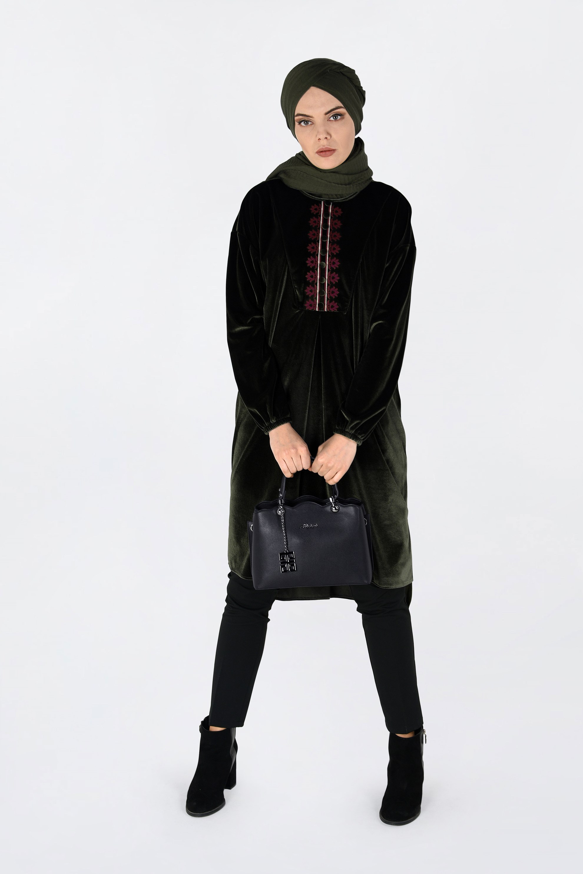 Tesettür giyim HAKİ NAKIŞLI KADİFE TUNİK 4794 