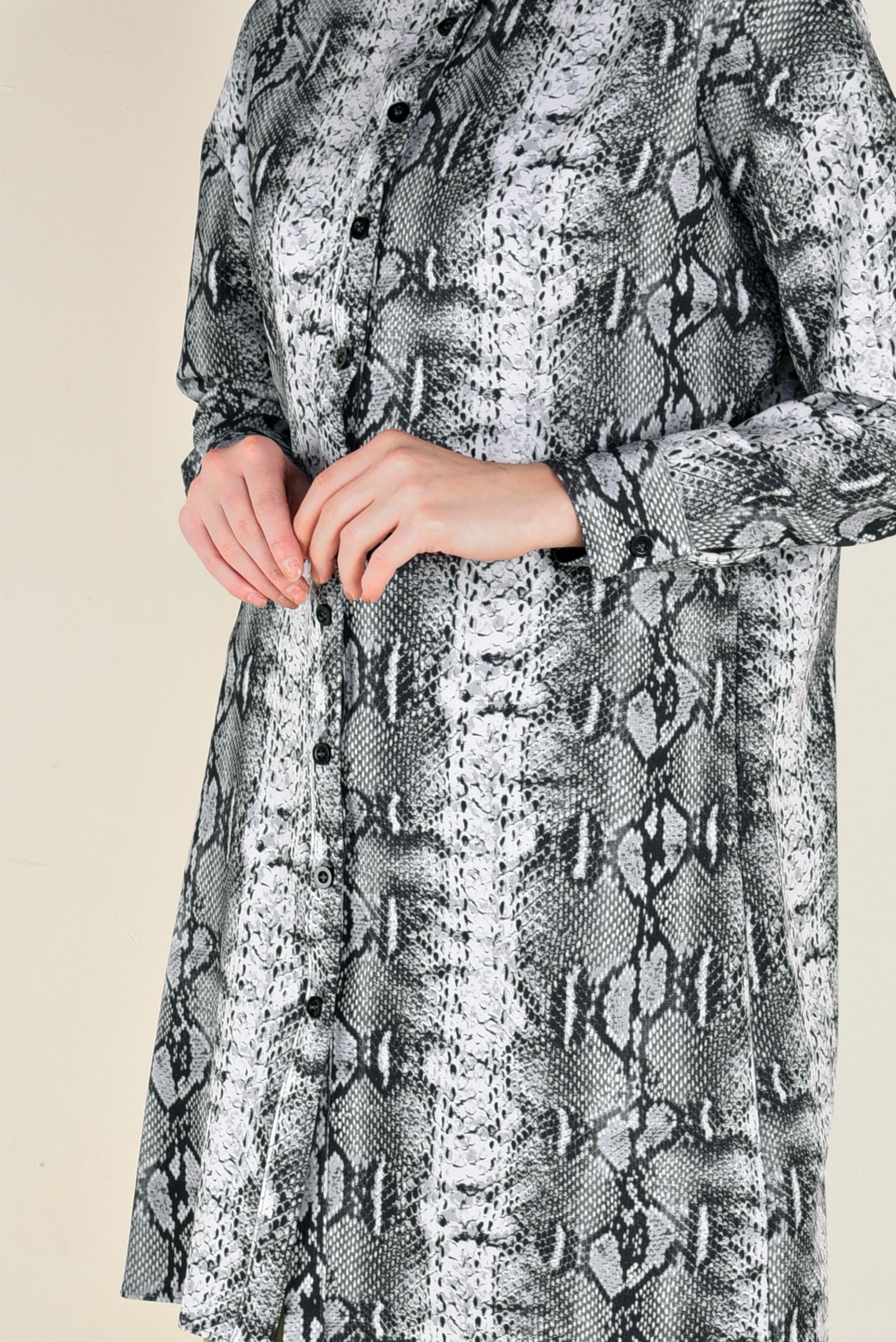 Tesettür giyim GRİ YILAN DERİSİ DESENLİ TUNİK 4807 