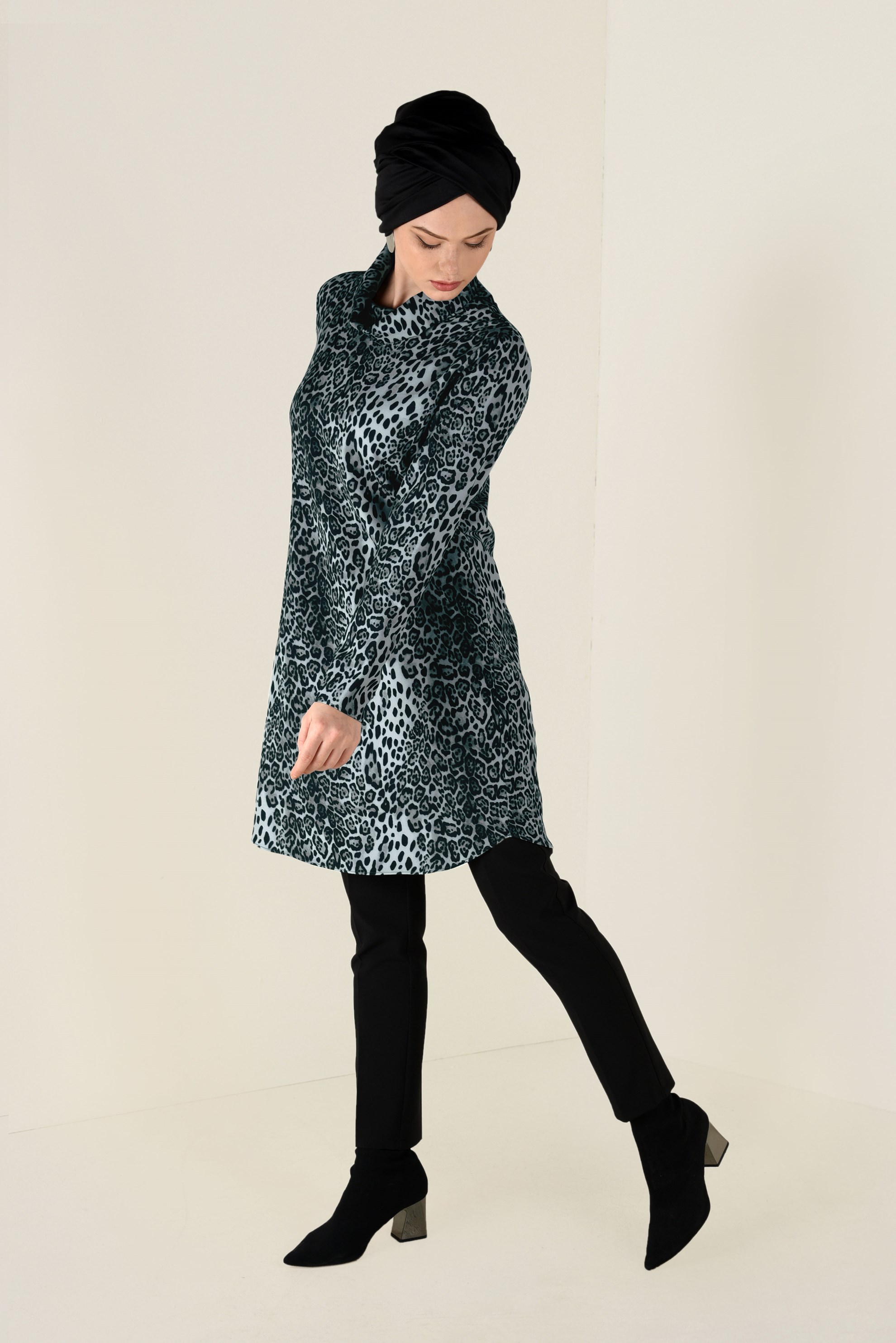 Tesettür giyim GRİ LEOPAR DESENLİ TUNİK 4808 