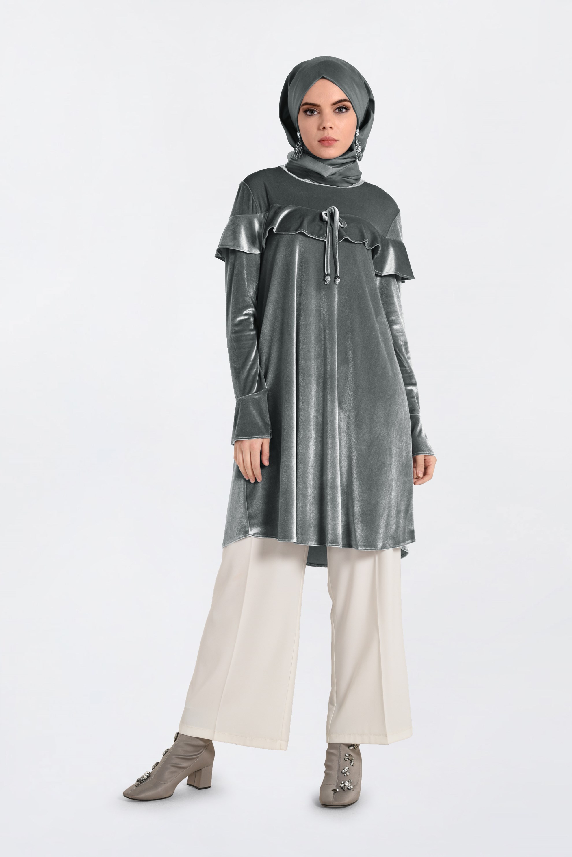 Tesettür giyim GÜMÜŞ VOLAN DETAYLI KADİFE TUNİK 4789-1