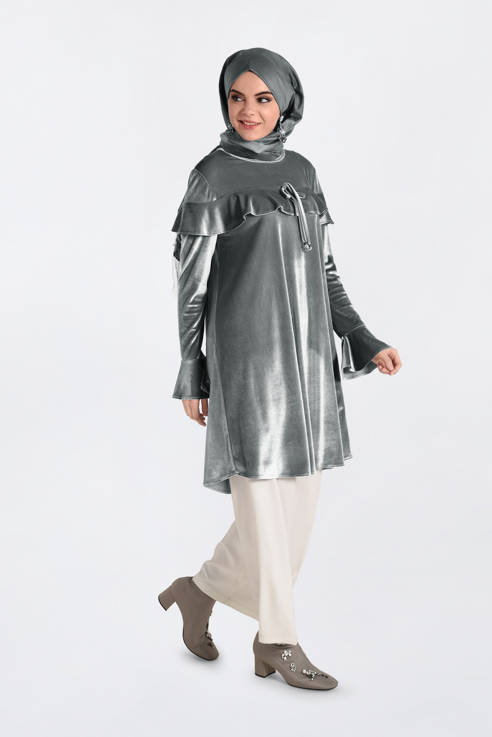 Tesettür giyim GÜMÜŞ VOLAN DETAYLI KADİFE TUNİK 4789-1