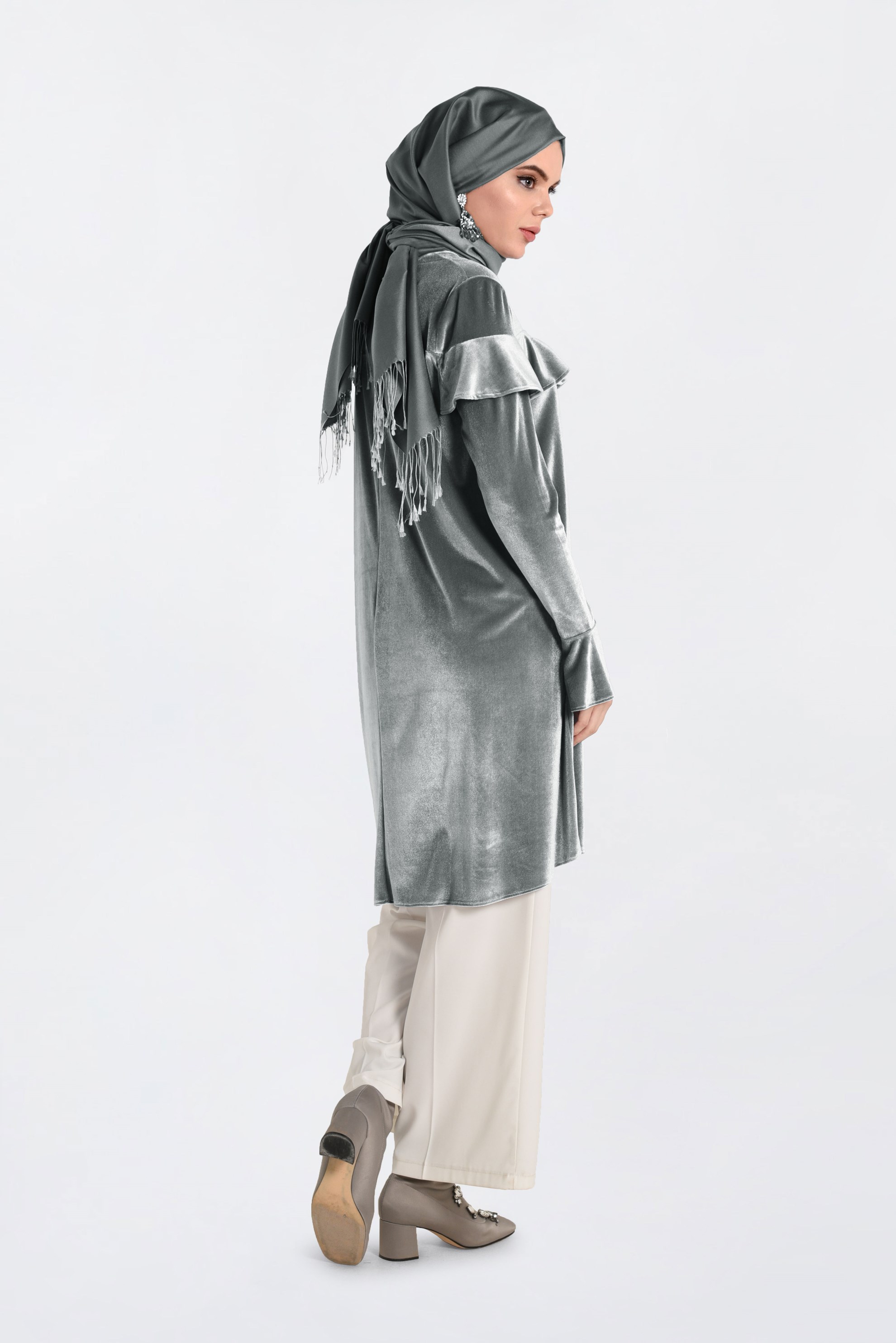 Tesettür giyim GÜMÜŞ VOLAN DETAYLI KADİFE TUNİK 4789-1