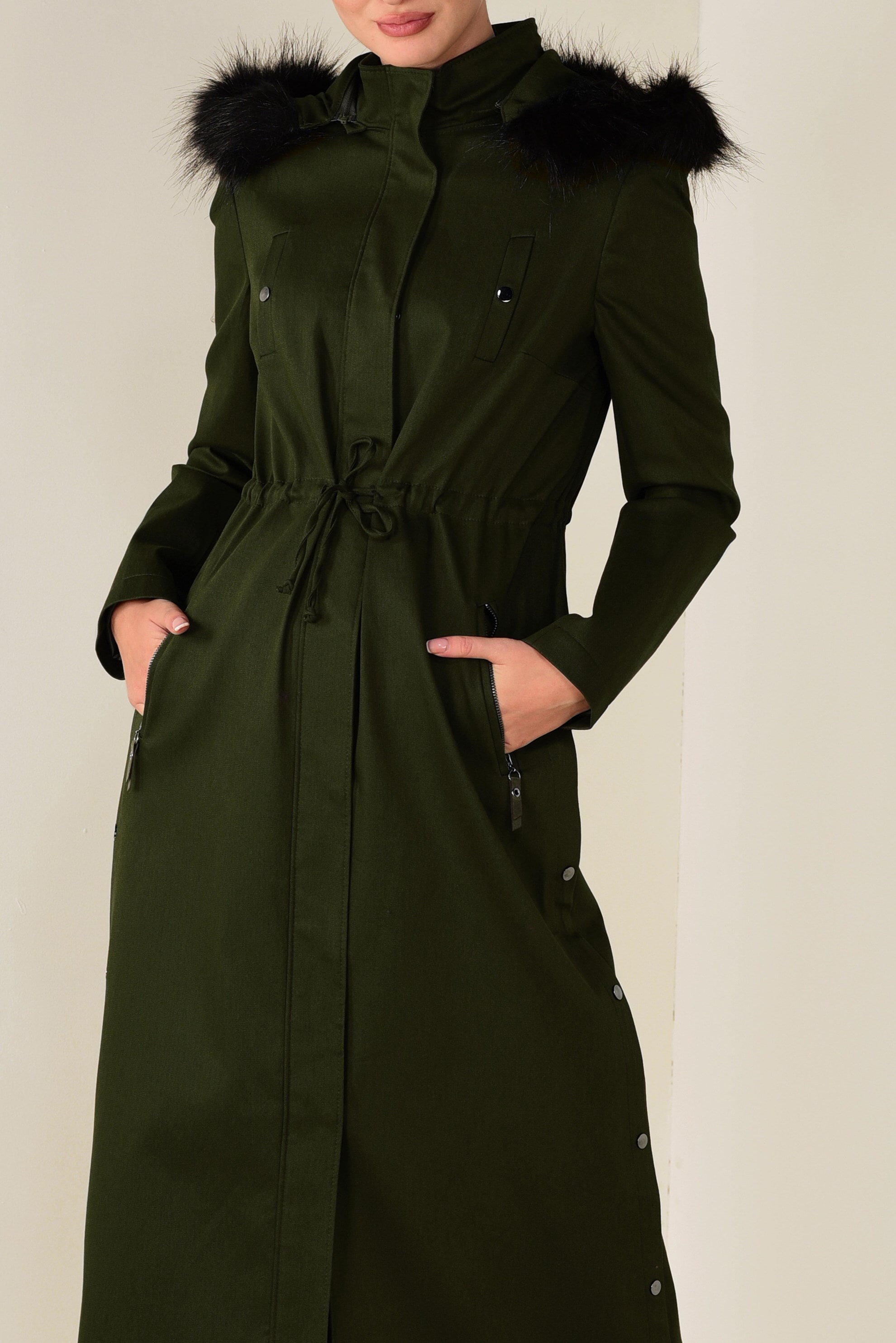 Tesettür giyim HAKİ KAPÜŞONU KÜRK DETAYLI TRENÇKOT 1307 