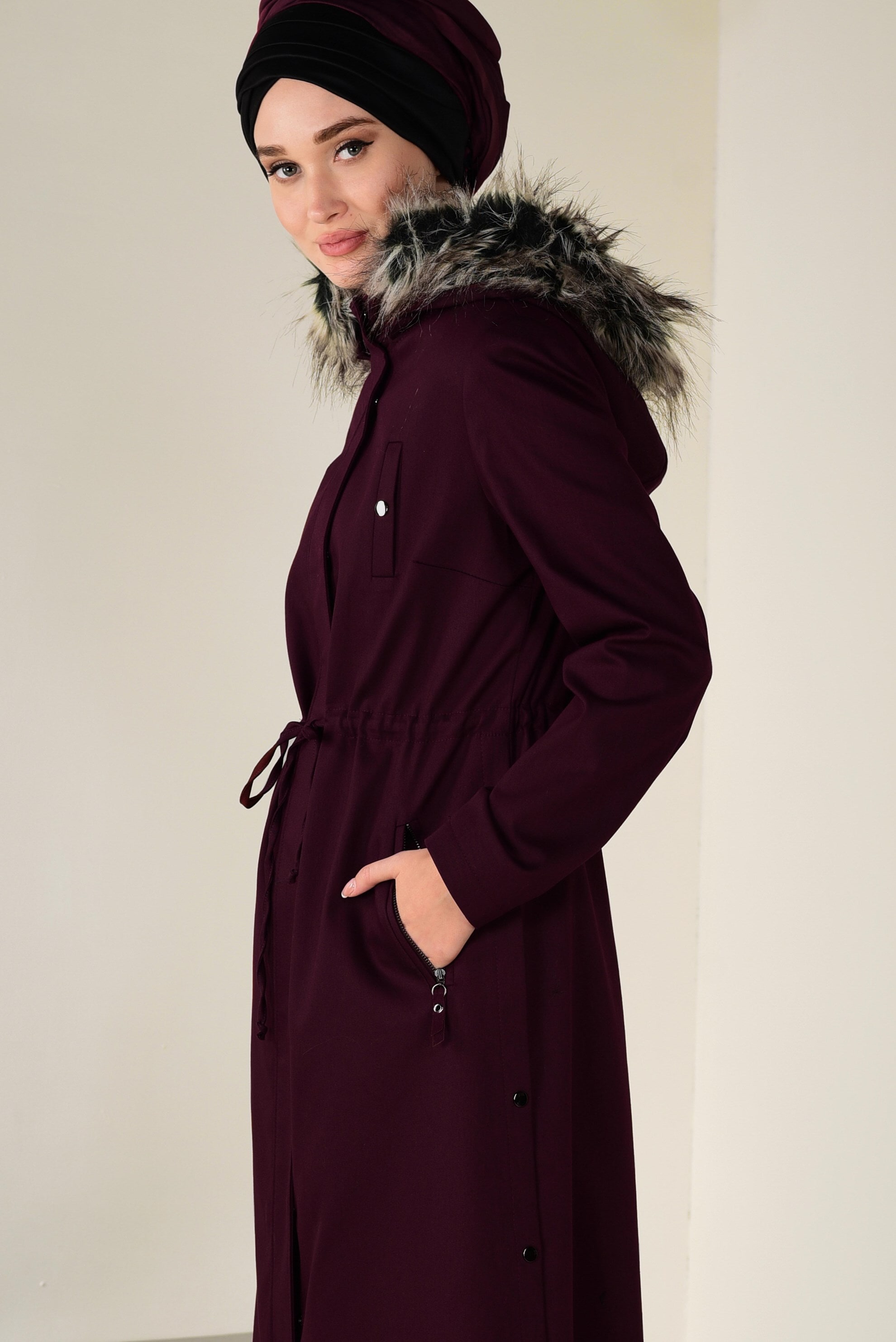 Tesettür giyim MÜRDÜM KAPÜŞONU KÜRK DETAYLI TRENÇKOT 1307 