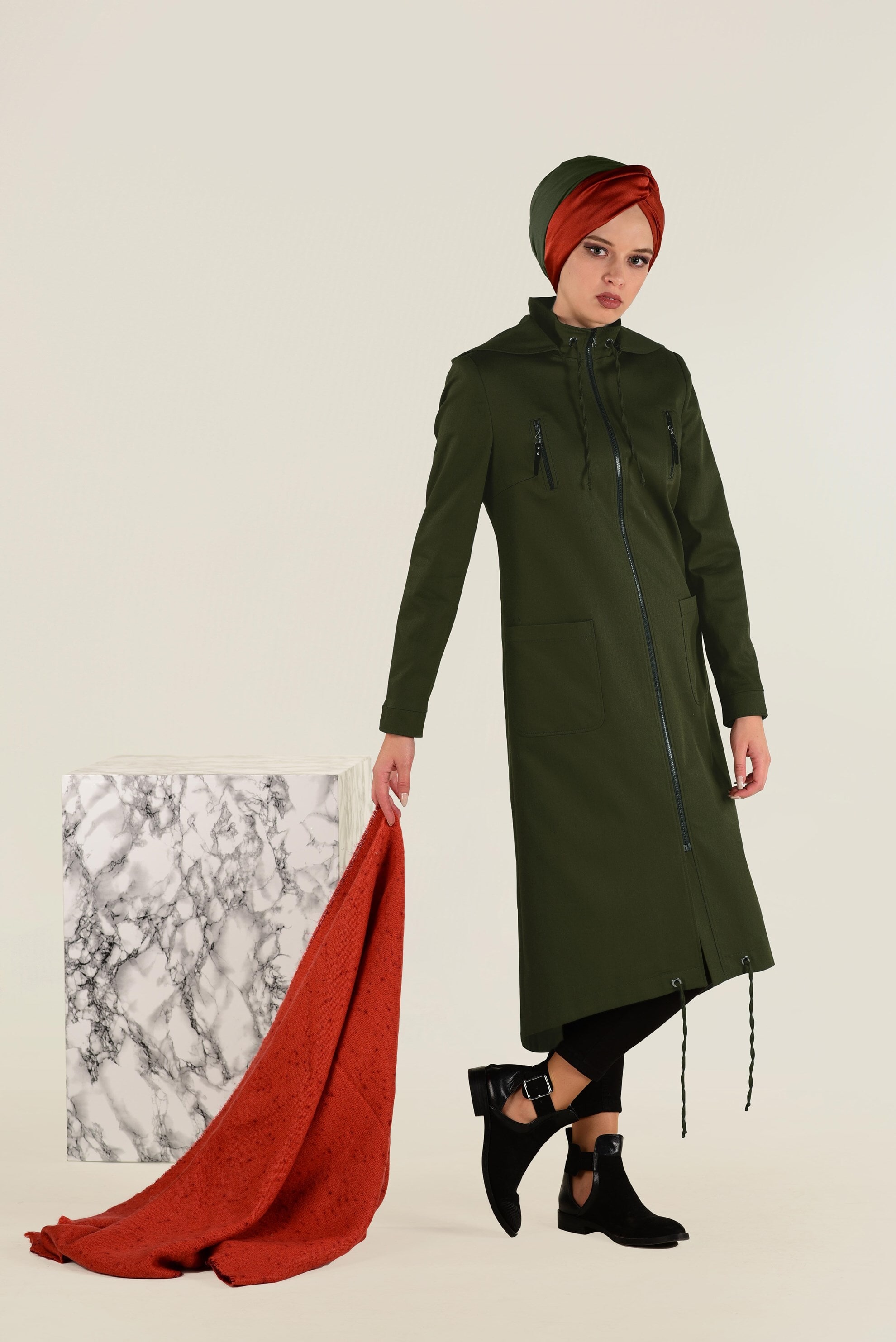 Tesettür giyim HAKİ FERMUARLI KAPÜŞONLU TRENÇKOT 1308 