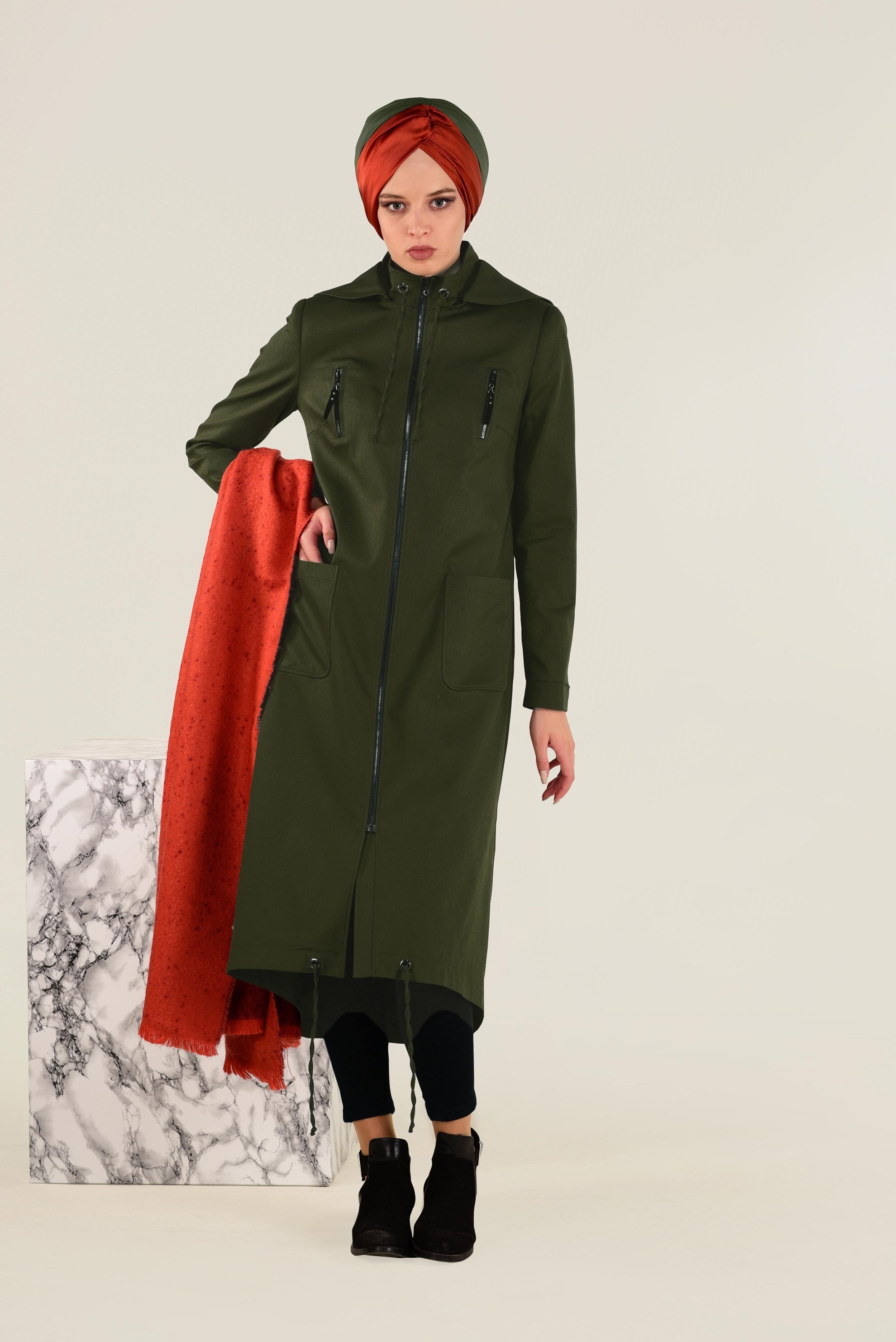 Tesettür giyim HAKİ FERMUARLI KAPÜŞONLU TRENÇKOT 1308 