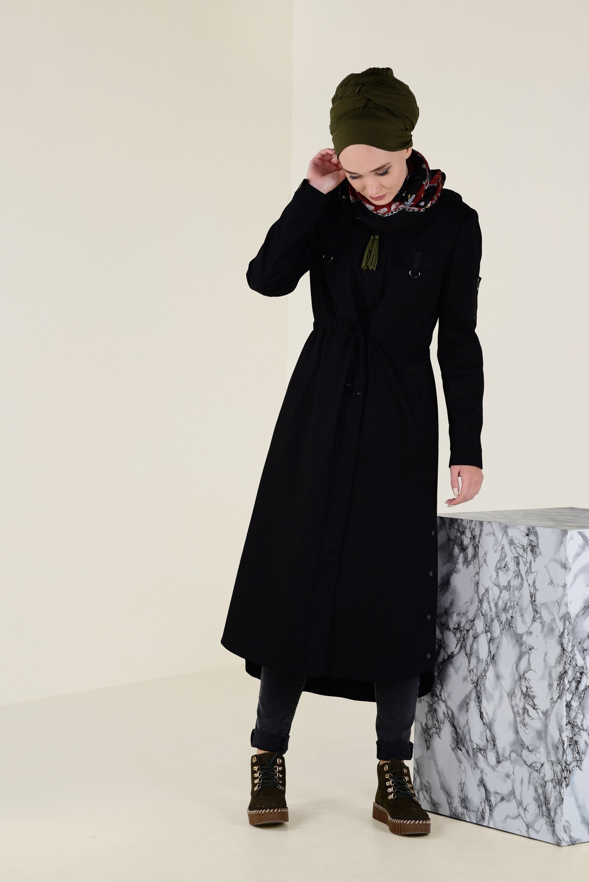 Tesettür giyim SİYAH YIRTMACI ÇIT ÇITLI BELİ BAĞCIKLI TRENÇKOT 1309 