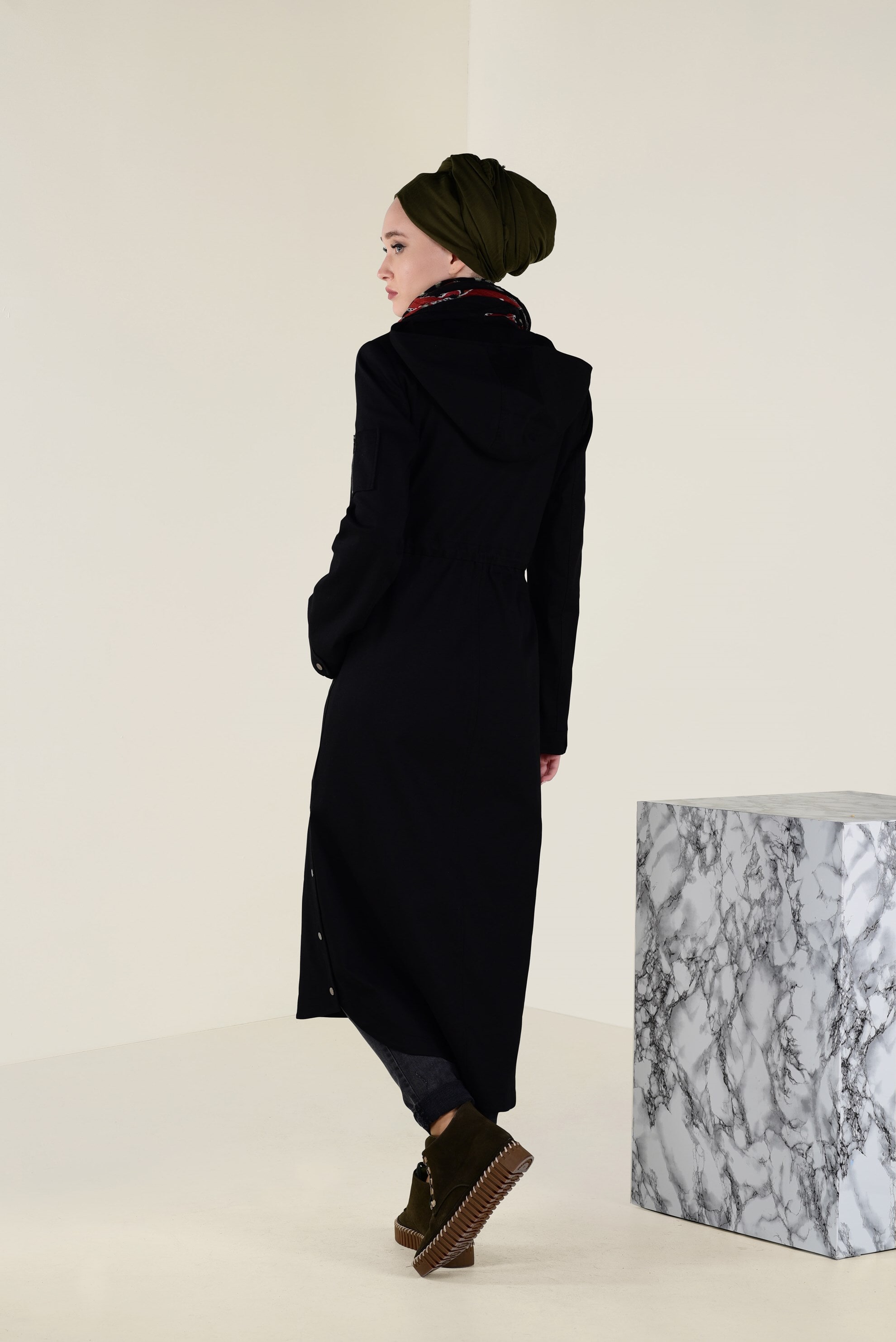 Tesettür giyim SİYAH YIRTMACI ÇIT ÇITLI BELİ BAĞCIKLI TRENÇKOT 1309 