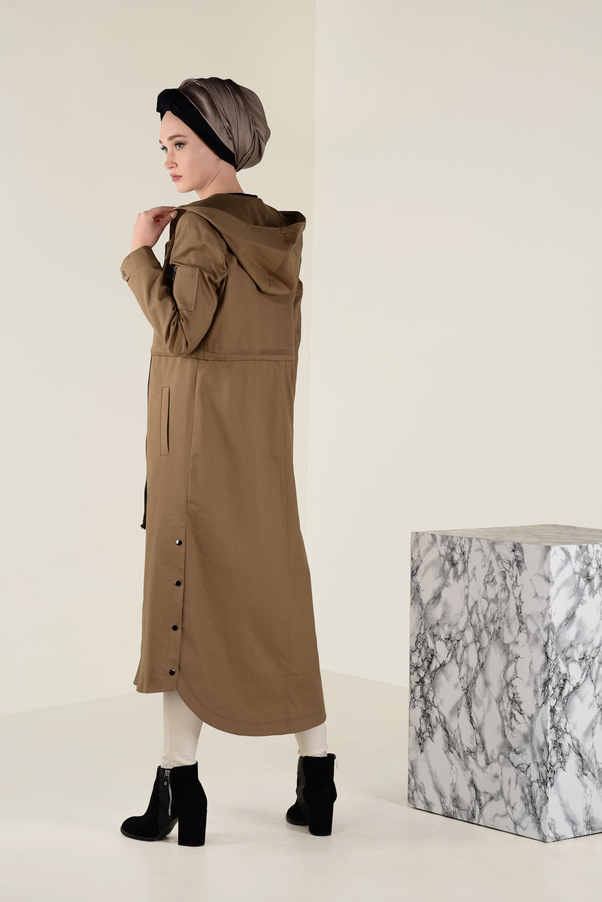 Tesettür giyim KAHVE YIRTMACI ÇIT ÇITLI BELİ BAĞCIKLI TRENÇKOT 1309 