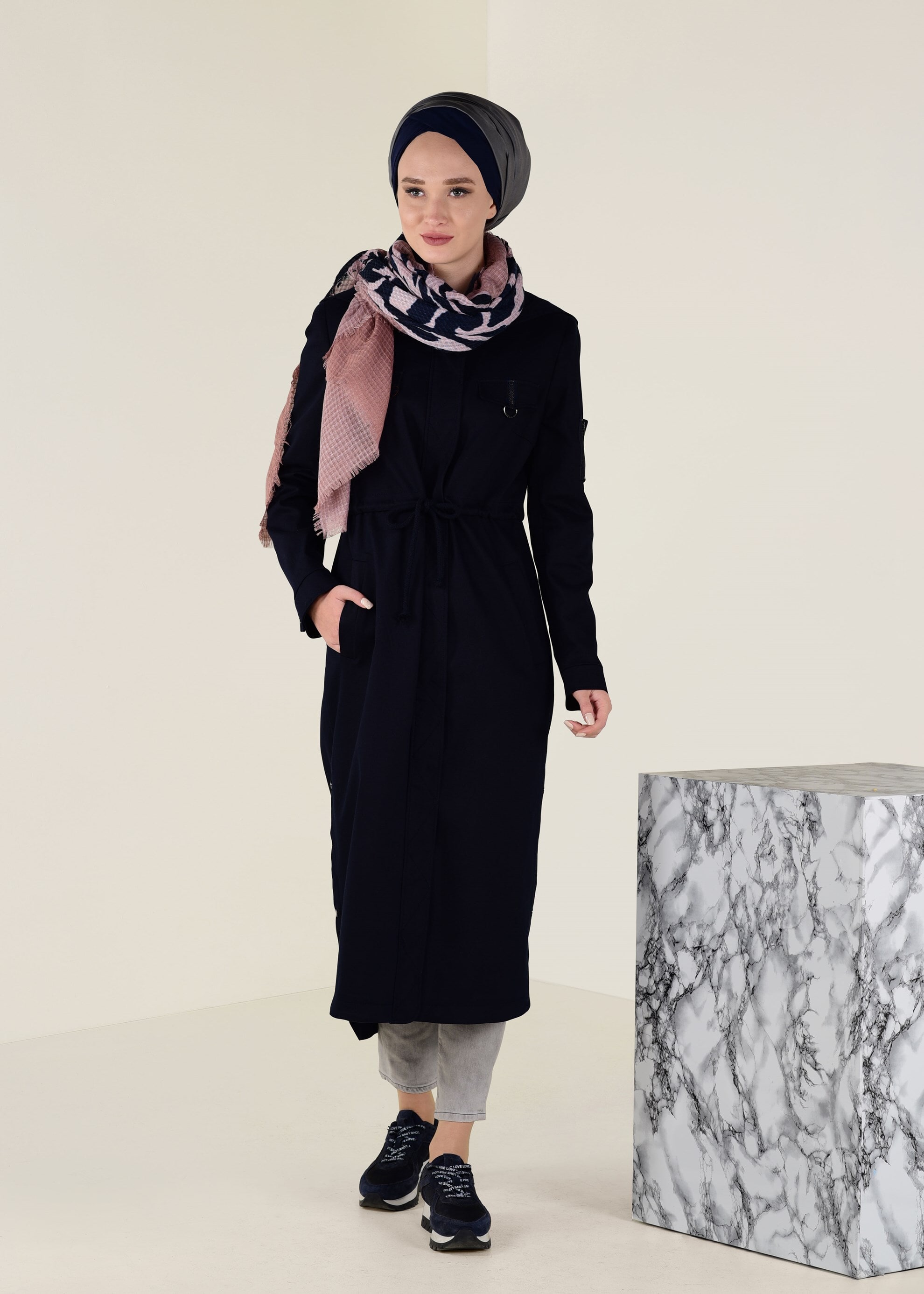 Tesettür giyim LACİVERT YIRTMACI ÇIT ÇITLI BELİ BAĞCIKLI TRENÇKOT 1309 