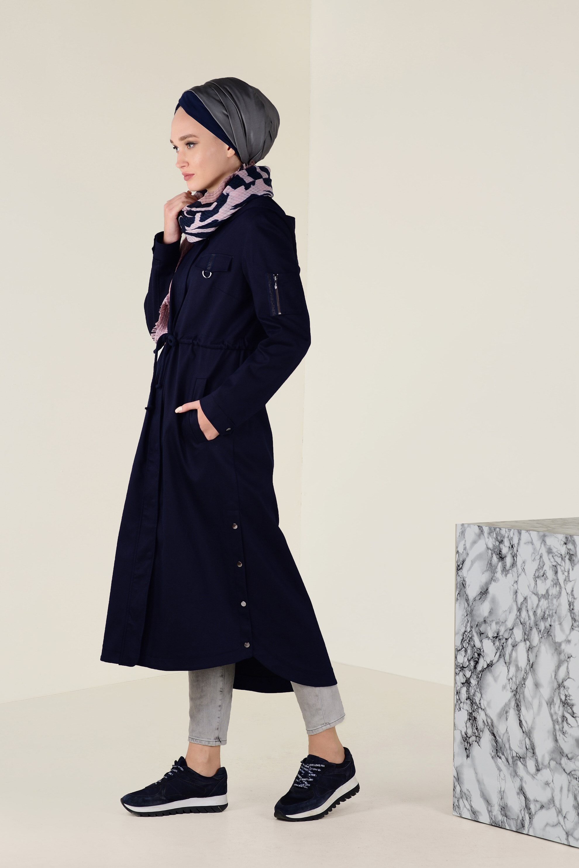 Tesettür giyim LACİVERT YIRTMACI ÇIT ÇITLI BELİ BAĞCIKLI TRENÇKOT 1309 