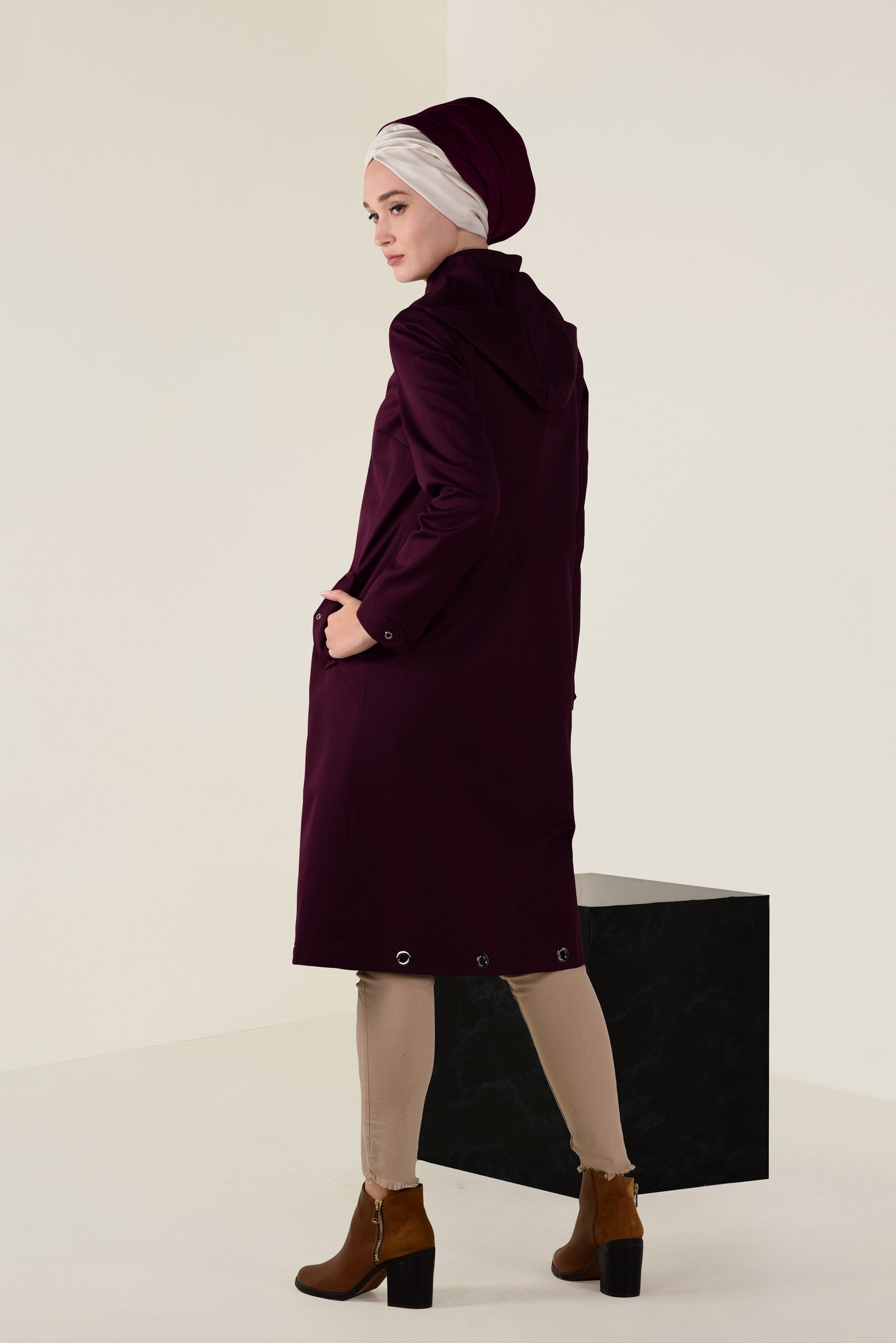 Tesettür giyim MÜRDÜM KAPÜŞONLU FERMUARLI TRENÇKOT 1310 