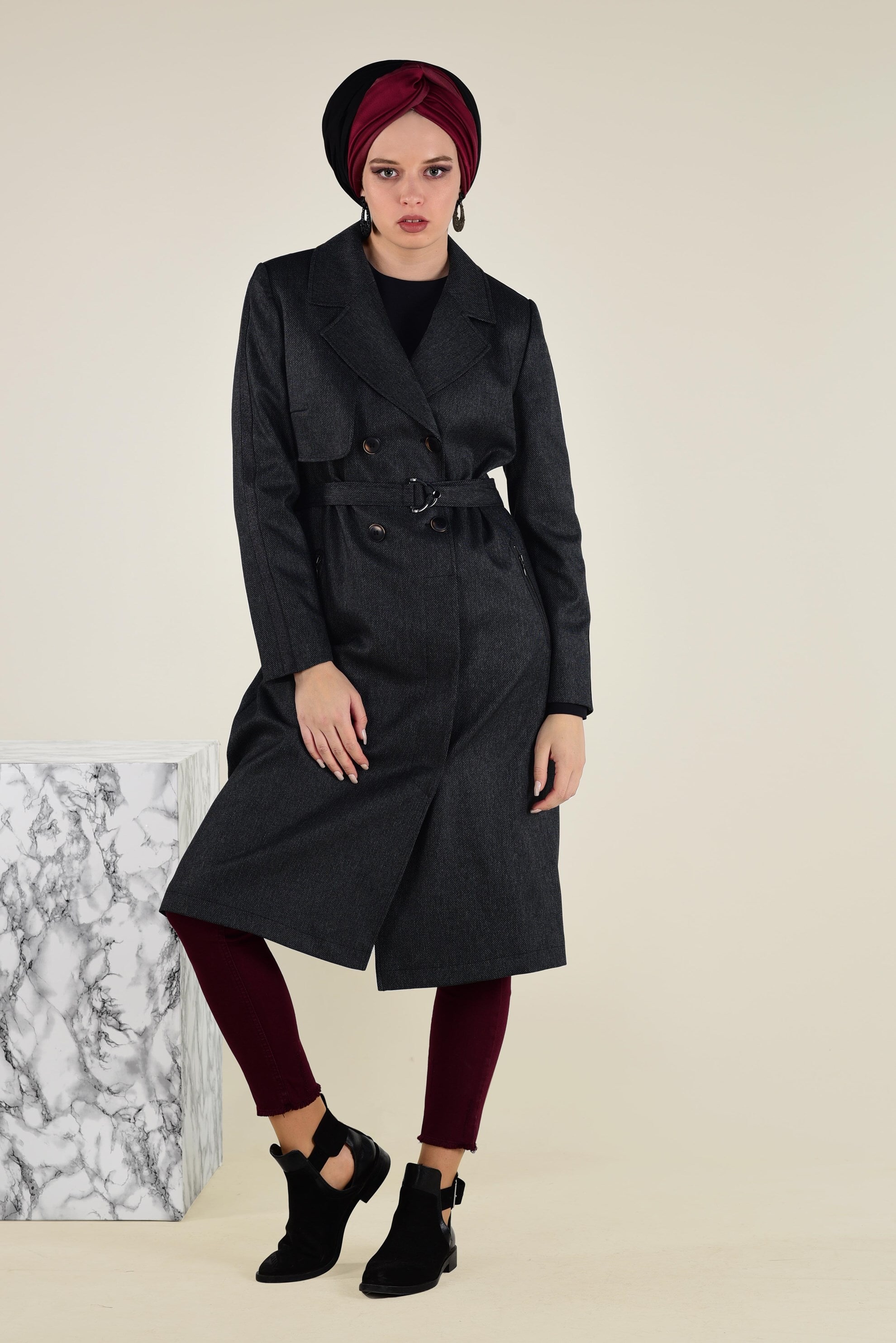 Tesettür giyim SİYAH DÜĞMELİ BELİ KEMERLİ TRENÇKOT 1319 