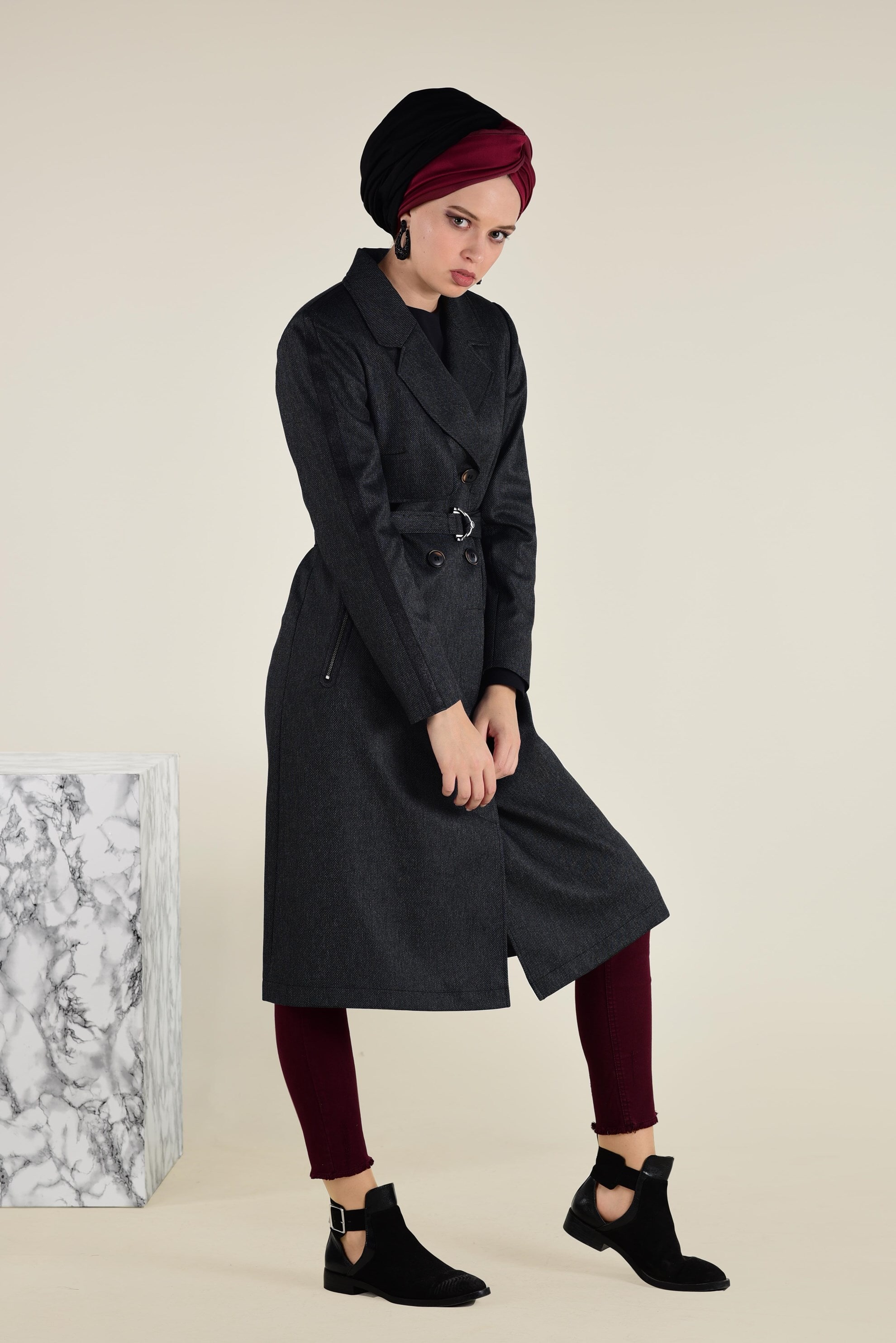 Tesettür giyim SİYAH DÜĞMELİ BELİ KEMERLİ TRENÇKOT 1319 