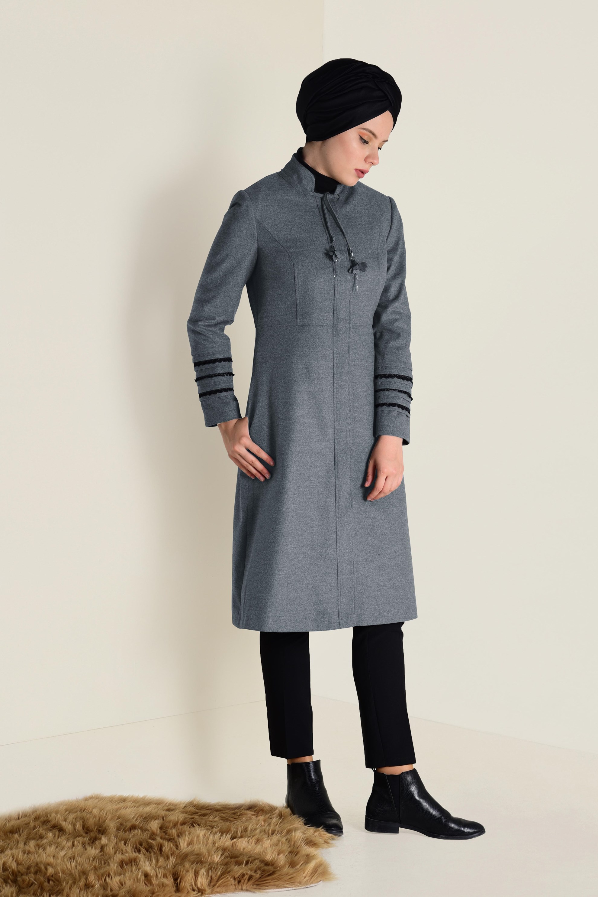 Tesettür giyim GRİ HAKİM YAKA GİZLİ DÜĞMELİ TRENÇKOT 1327