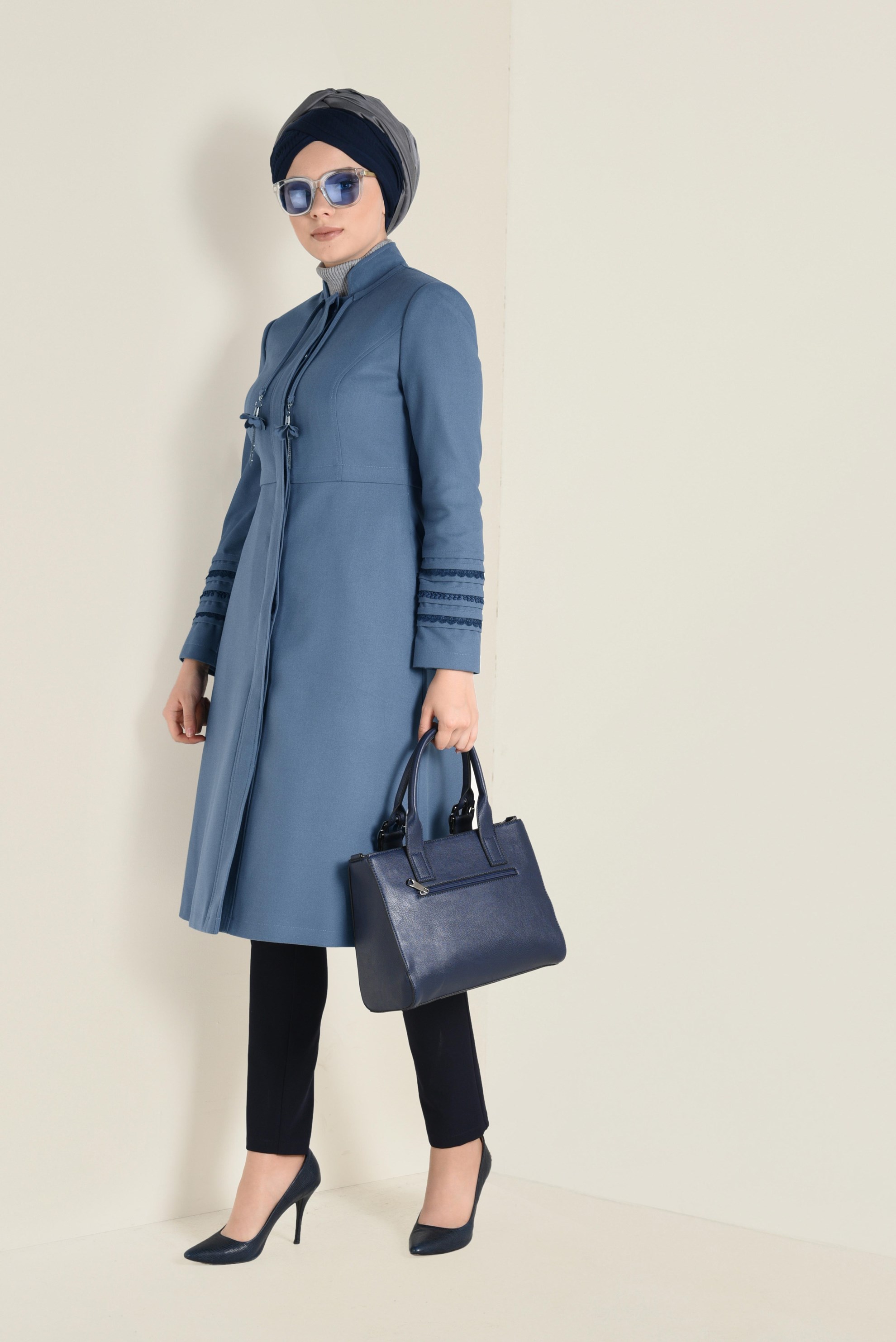 Tesettür giyim MAVİ HAKİM YAKA GİZLİ DÜĞMELİ TRENÇKOT 1327