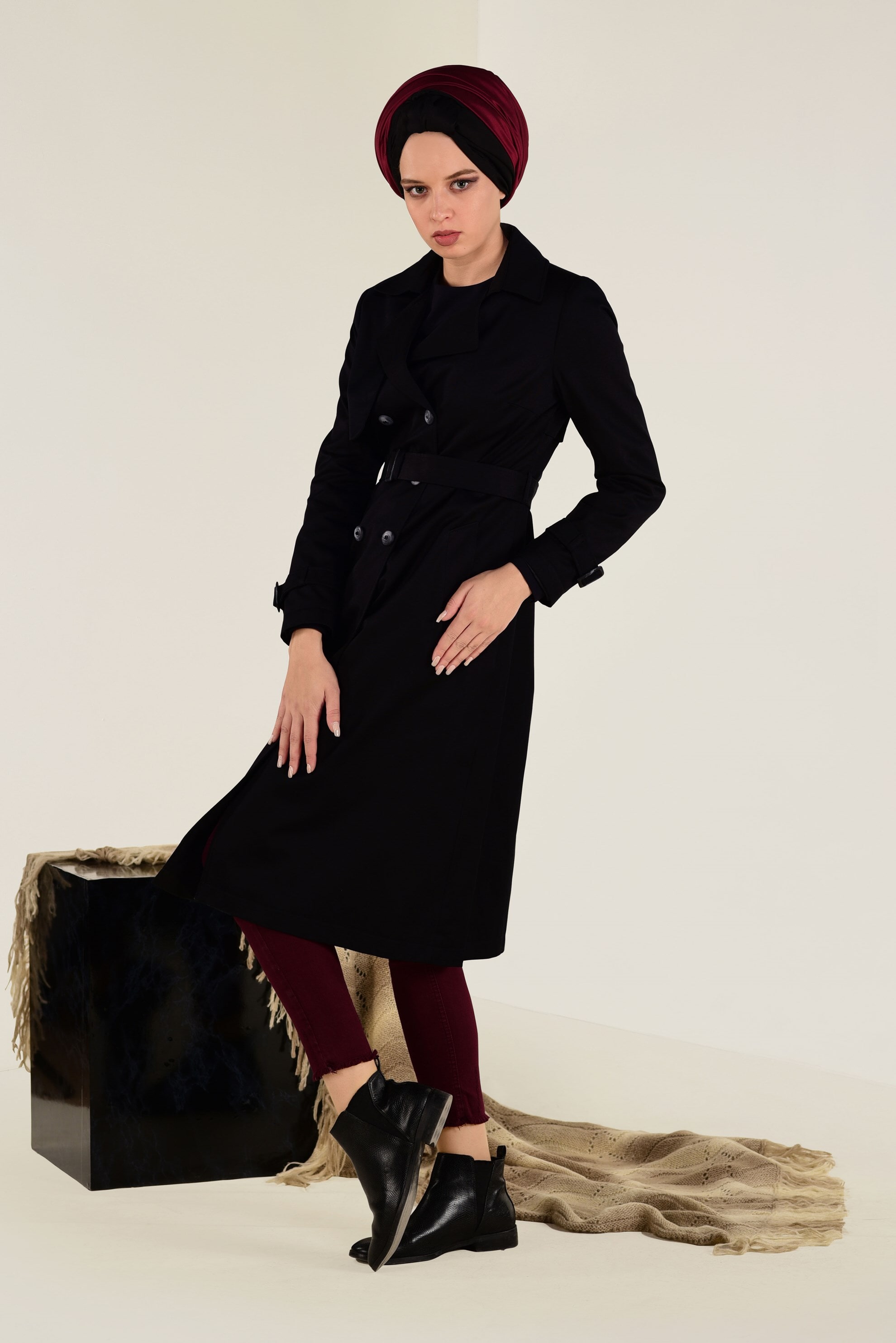 Tesettür giyim SİYAH DÜĞMELİ PAMUKLU TRENÇKOT 1333