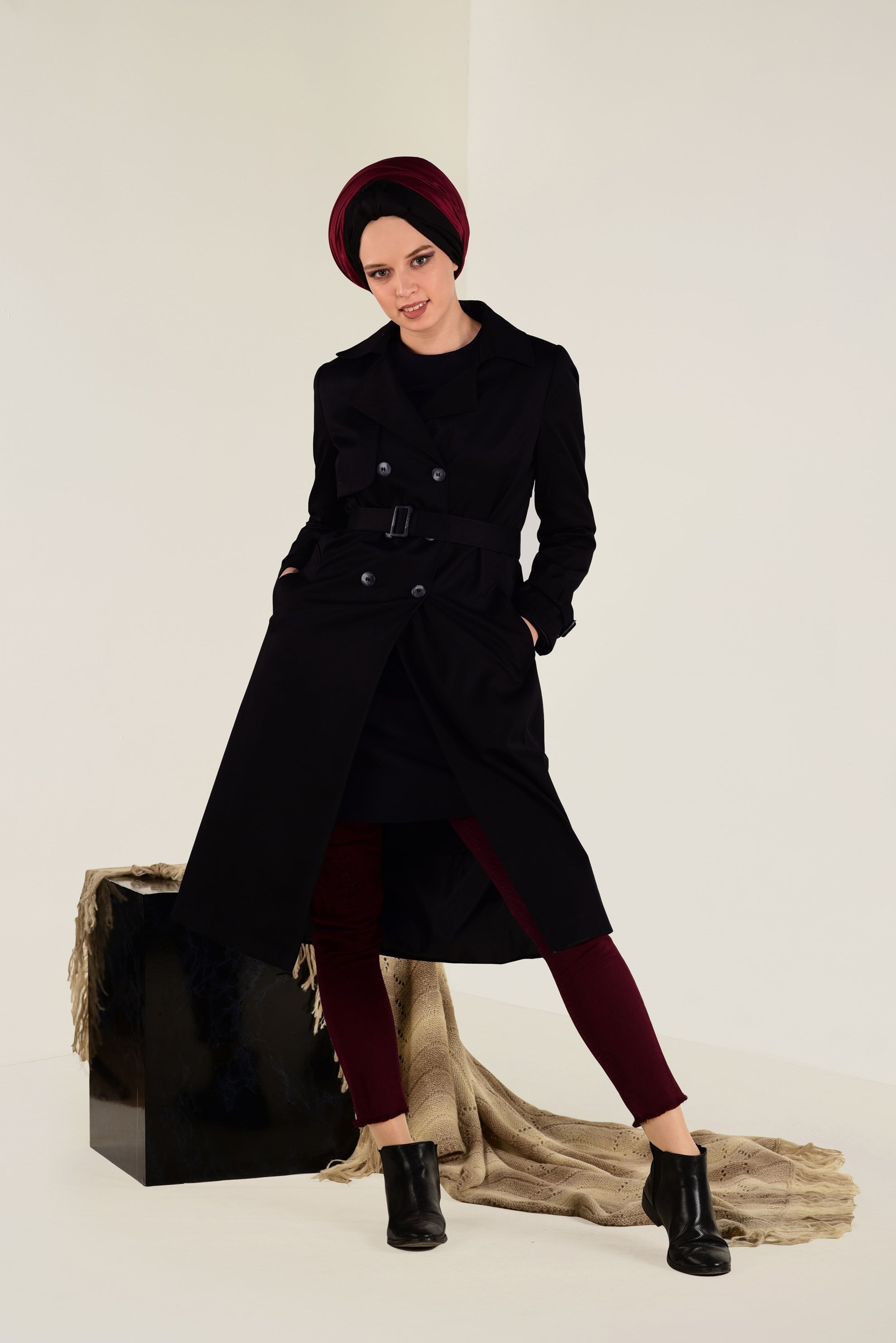 Tesettür giyim SİYAH DÜĞMELİ PAMUKLU TRENÇKOT 1333