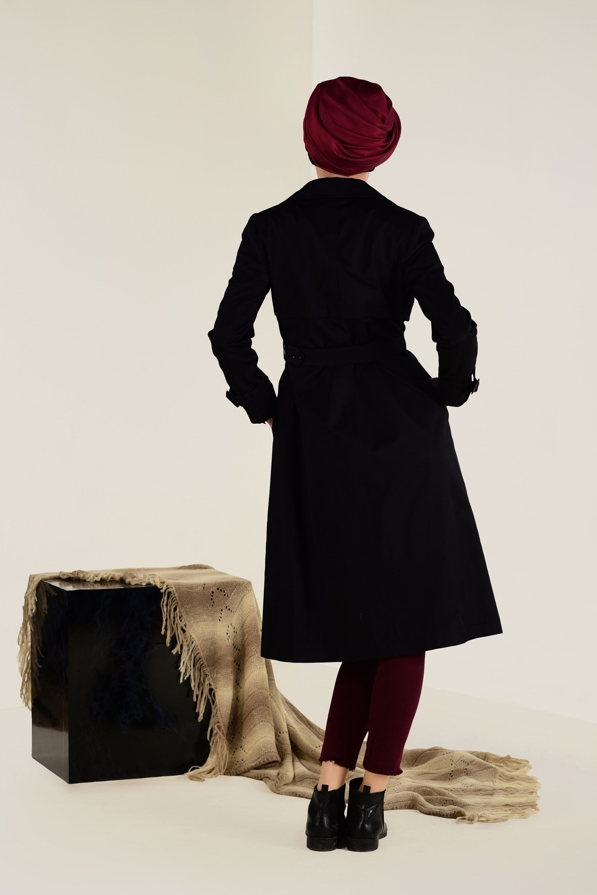 Tesettür giyim SİYAH DÜĞMELİ PAMUKLU TRENÇKOT 1333