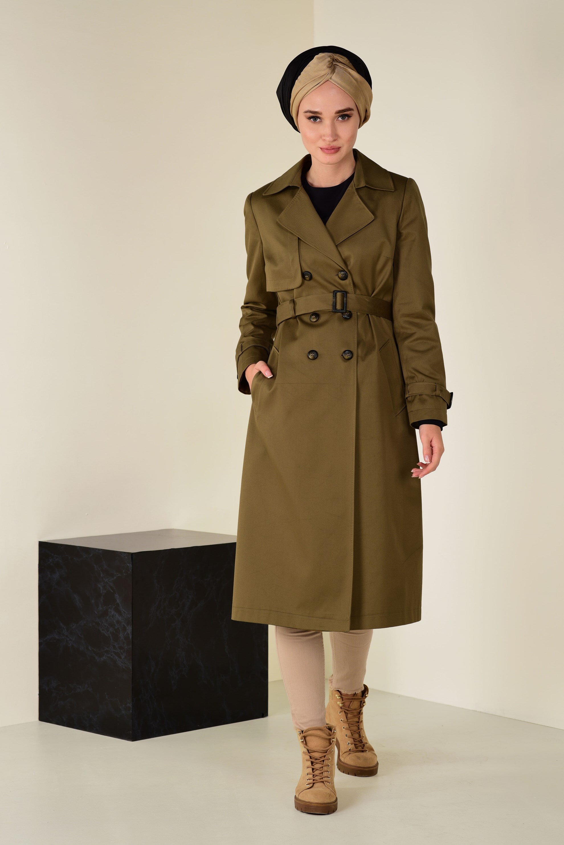 Tesettür giyim YEŞİL DÜĞMELİ PAMUKLU TRENÇKOT 1333