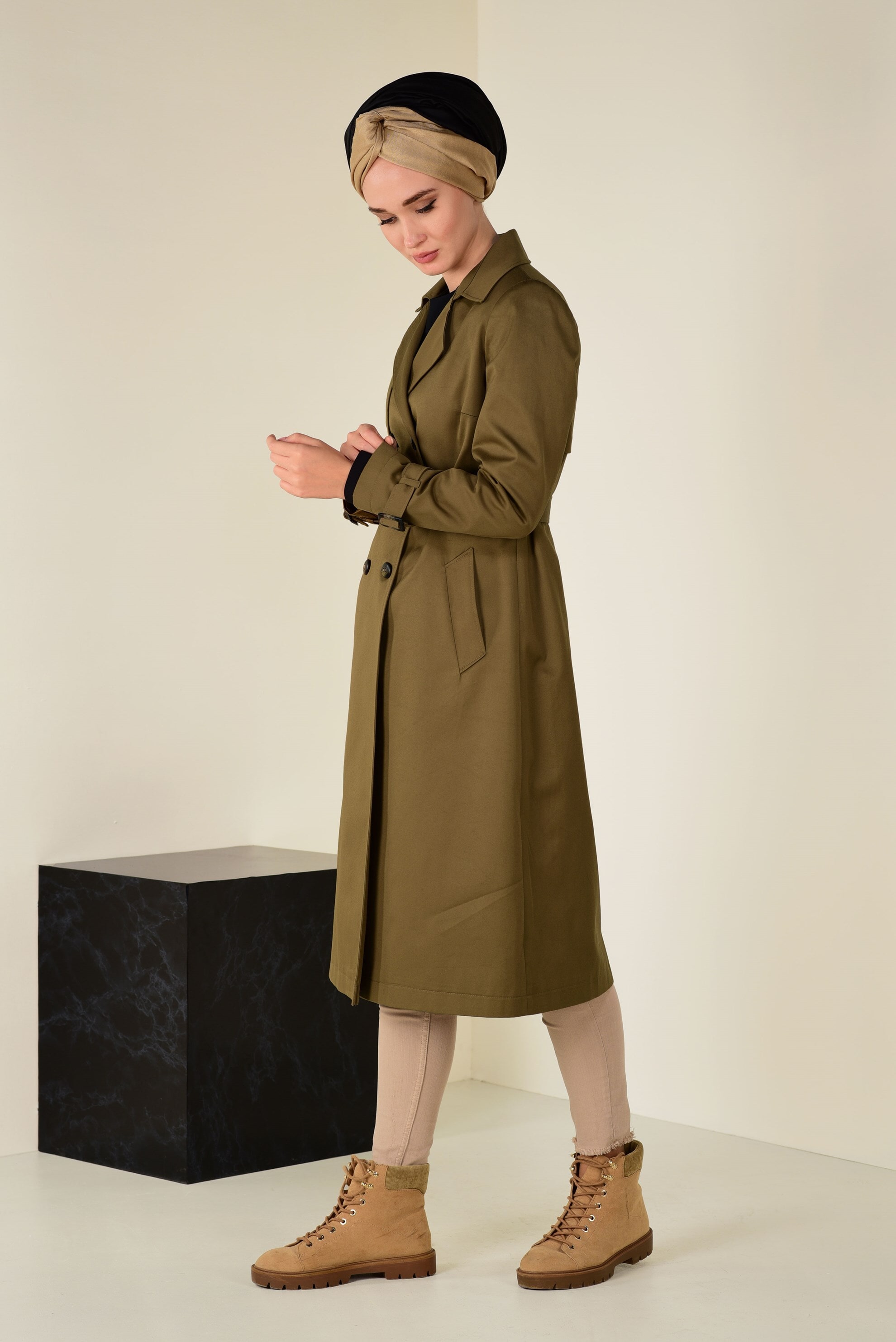 Tesettür giyim YEŞİL DÜĞMELİ PAMUKLU TRENÇKOT 1333